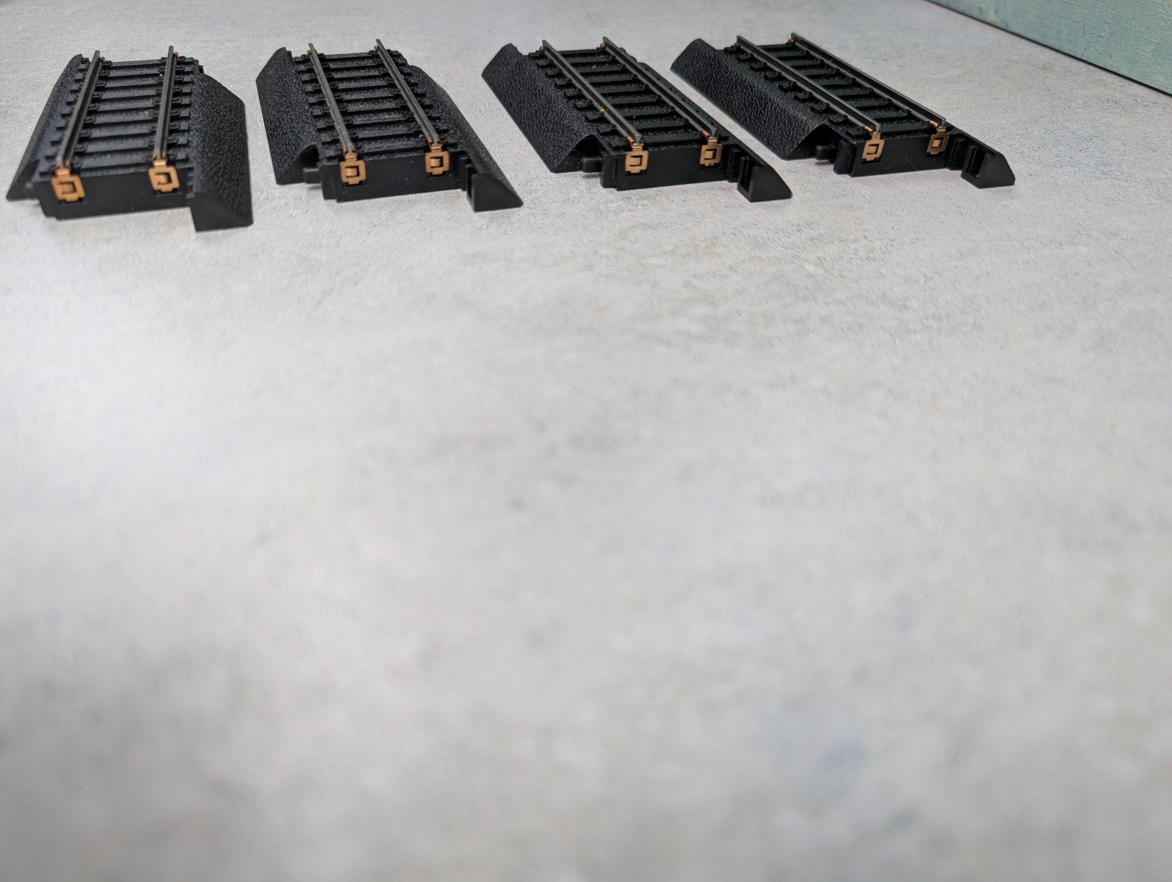 USED Life-Like HO Scale Power-Loc 3" Straight Track Black (4 pcs)