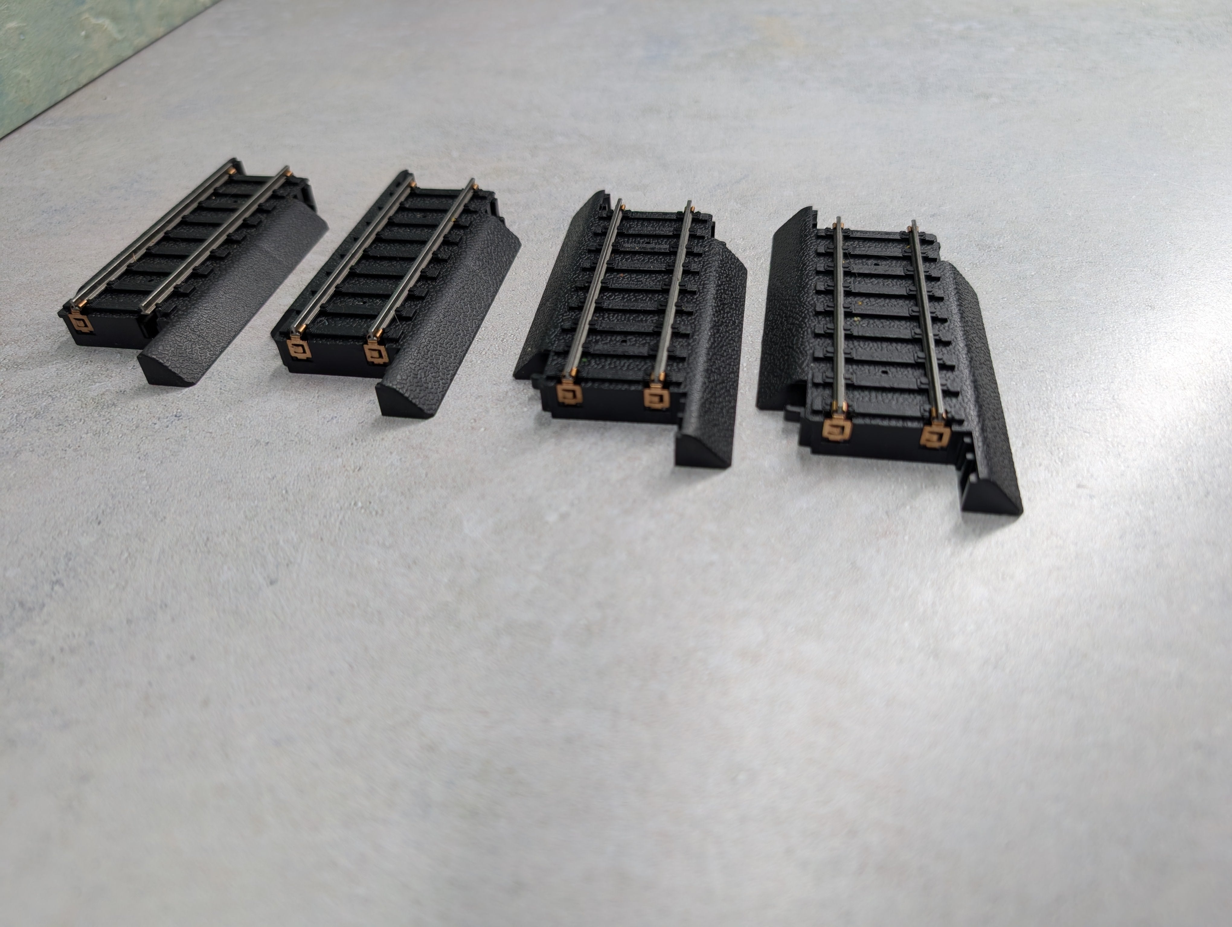 USED Life-Like HO Scale Power-Loc 3" Straight Track Black (4 pcs)