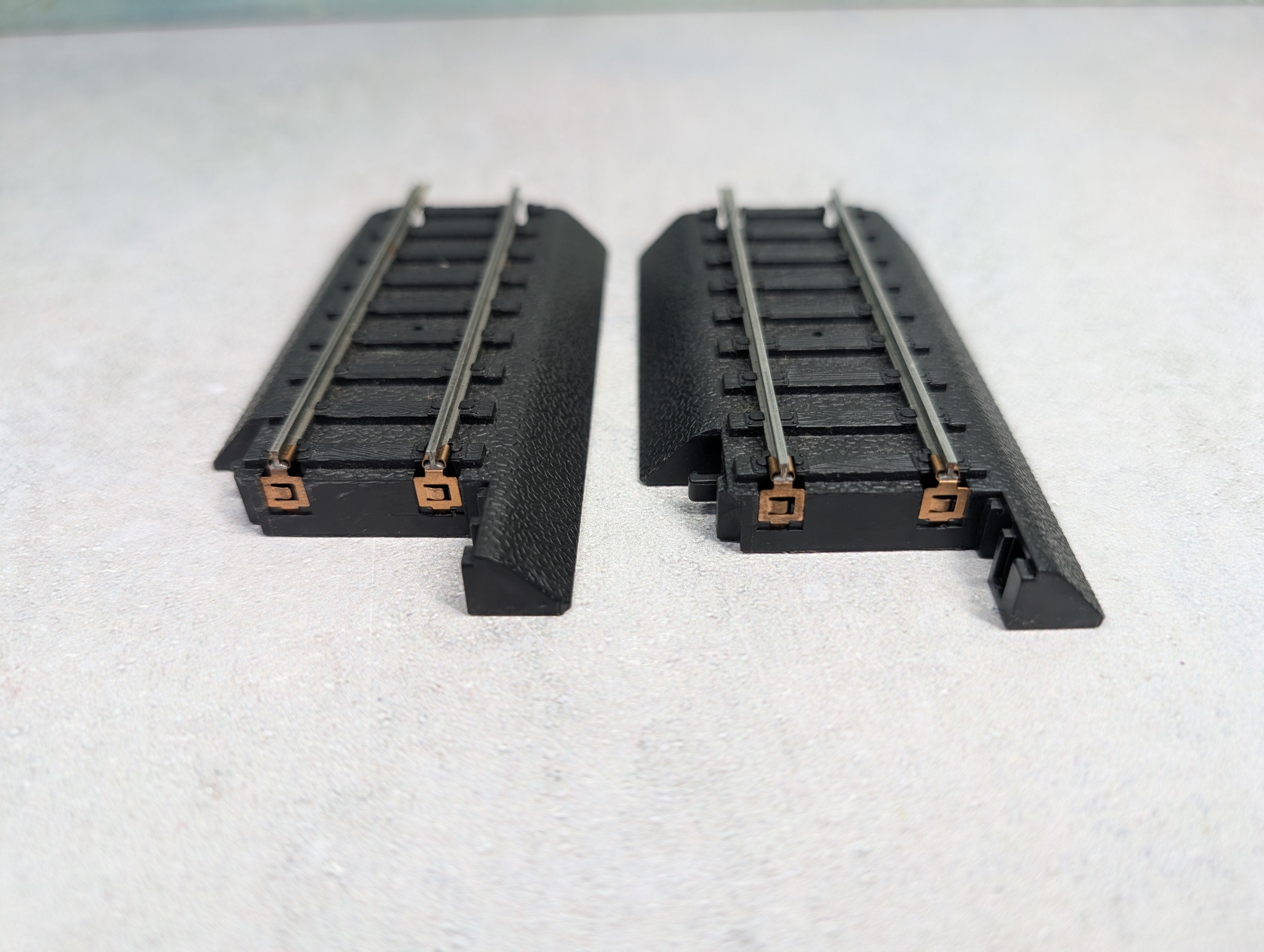 USED Life-Like HO Scale Power-Loc 3" Straight Track Adaptors Black (2 pcs)