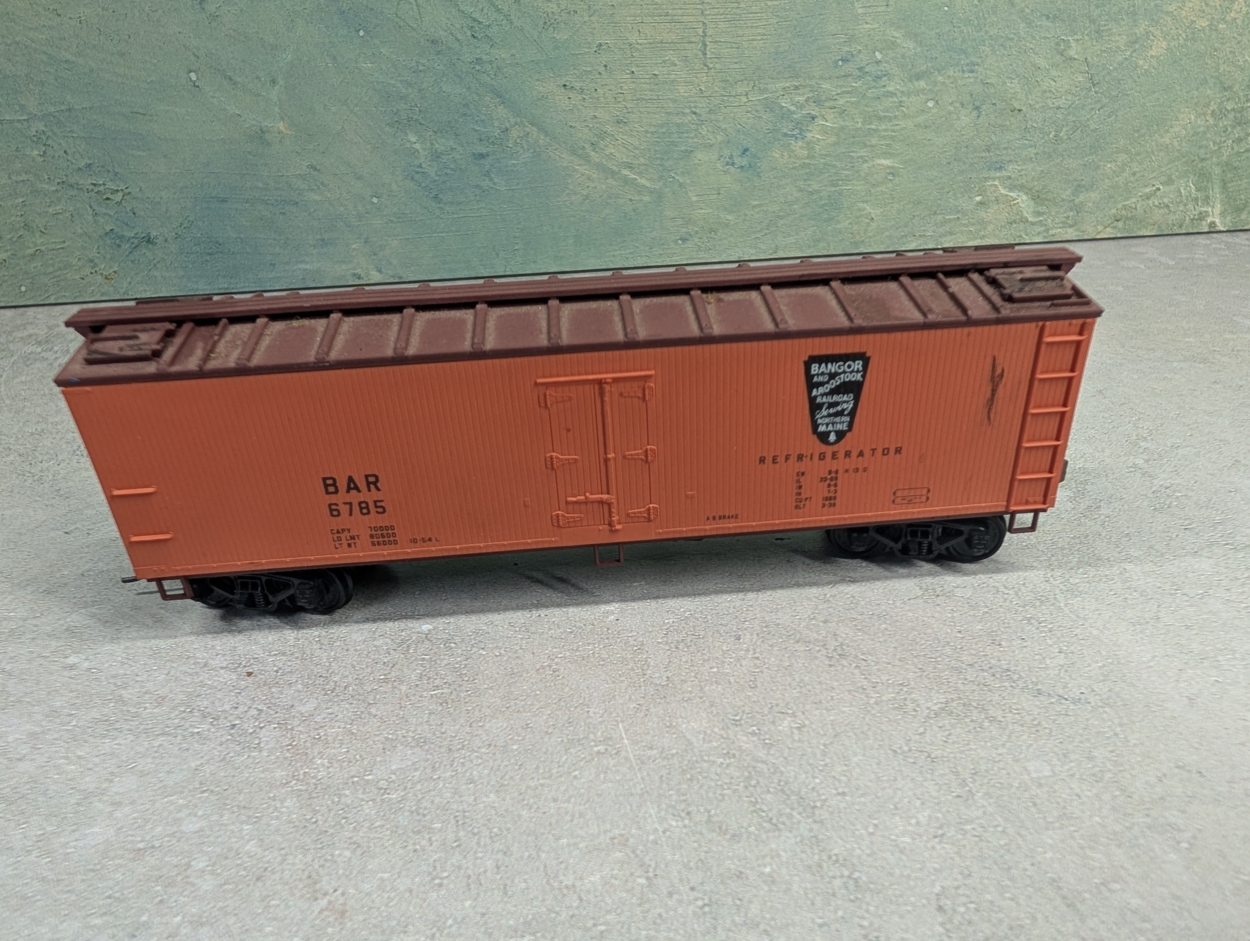 USED Accurail 1070163 HO Scale 40' Wood Reefer Box Car Bangor & Aroostook BAR #6785