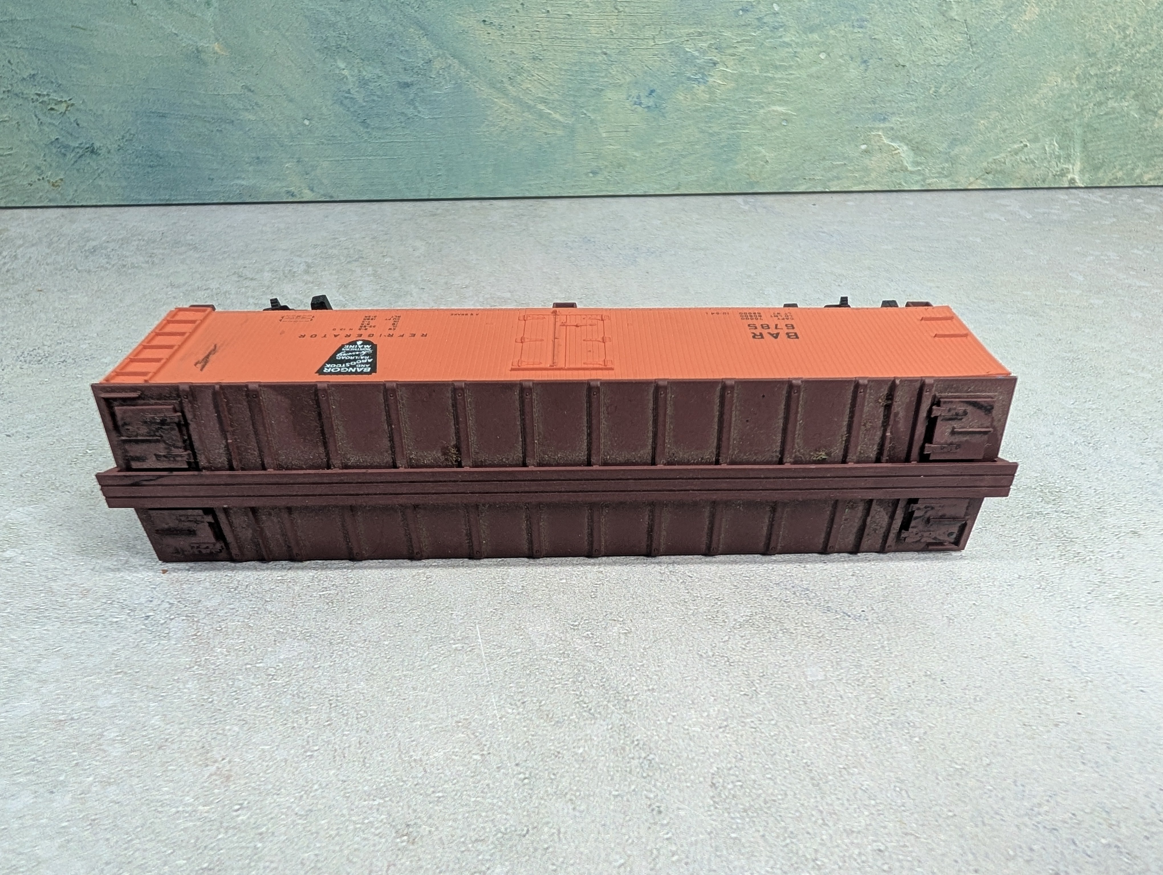 USED Accurail 1070163 HO Scale 40' Wood Reefer Box Car Bangor & Aroostook BAR #6785