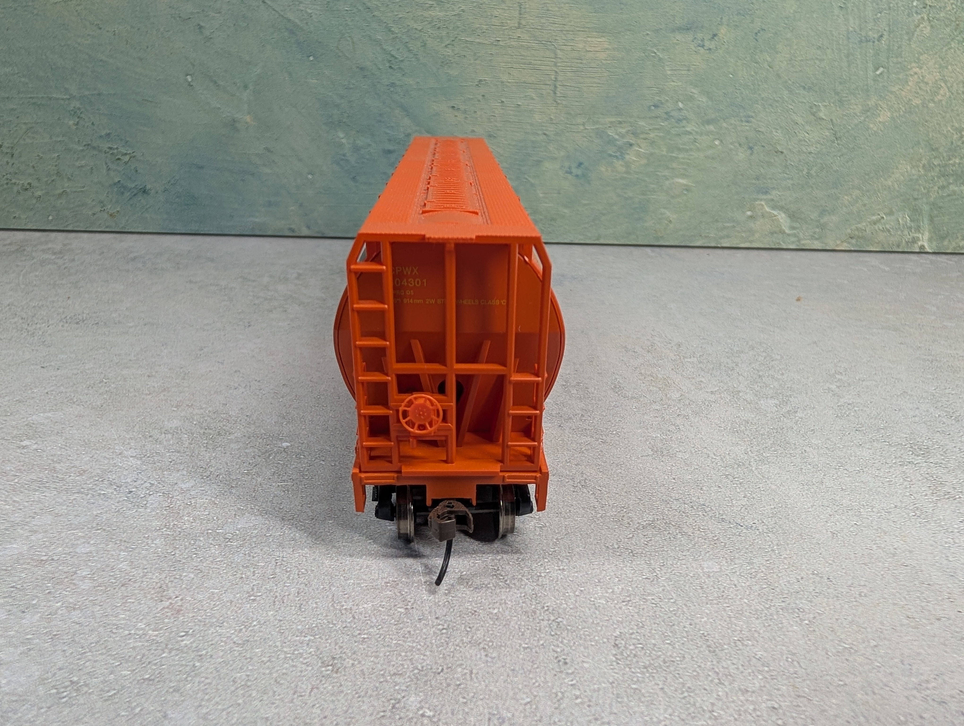 USED Bachmann 19134 HO Scale Cylindrical Grain Hopper Government of Canada CPWX #604301