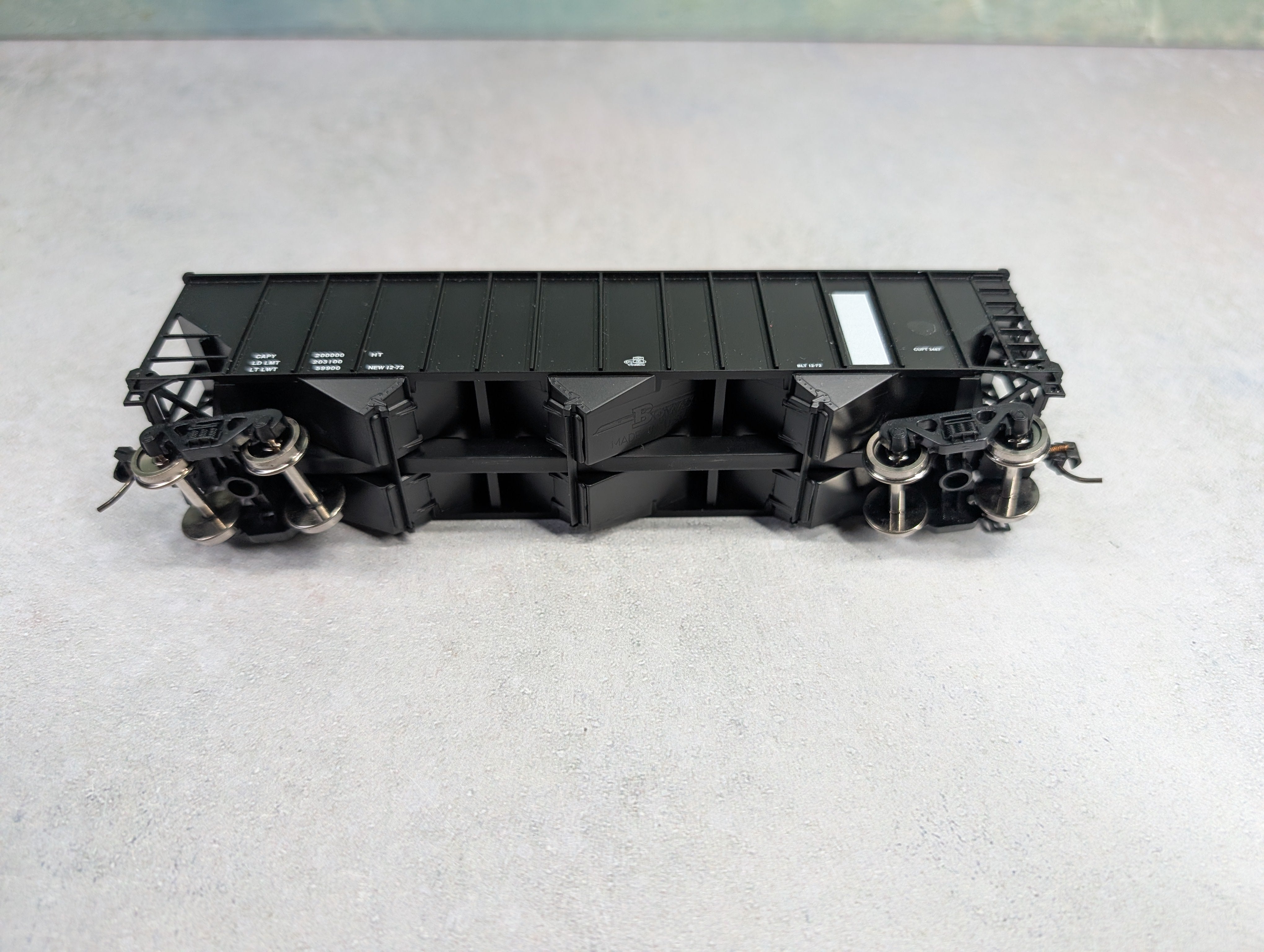 USED Bowser 43199 HO Scale 100 Ton 4 Bay Hopper - Black with Dim Data