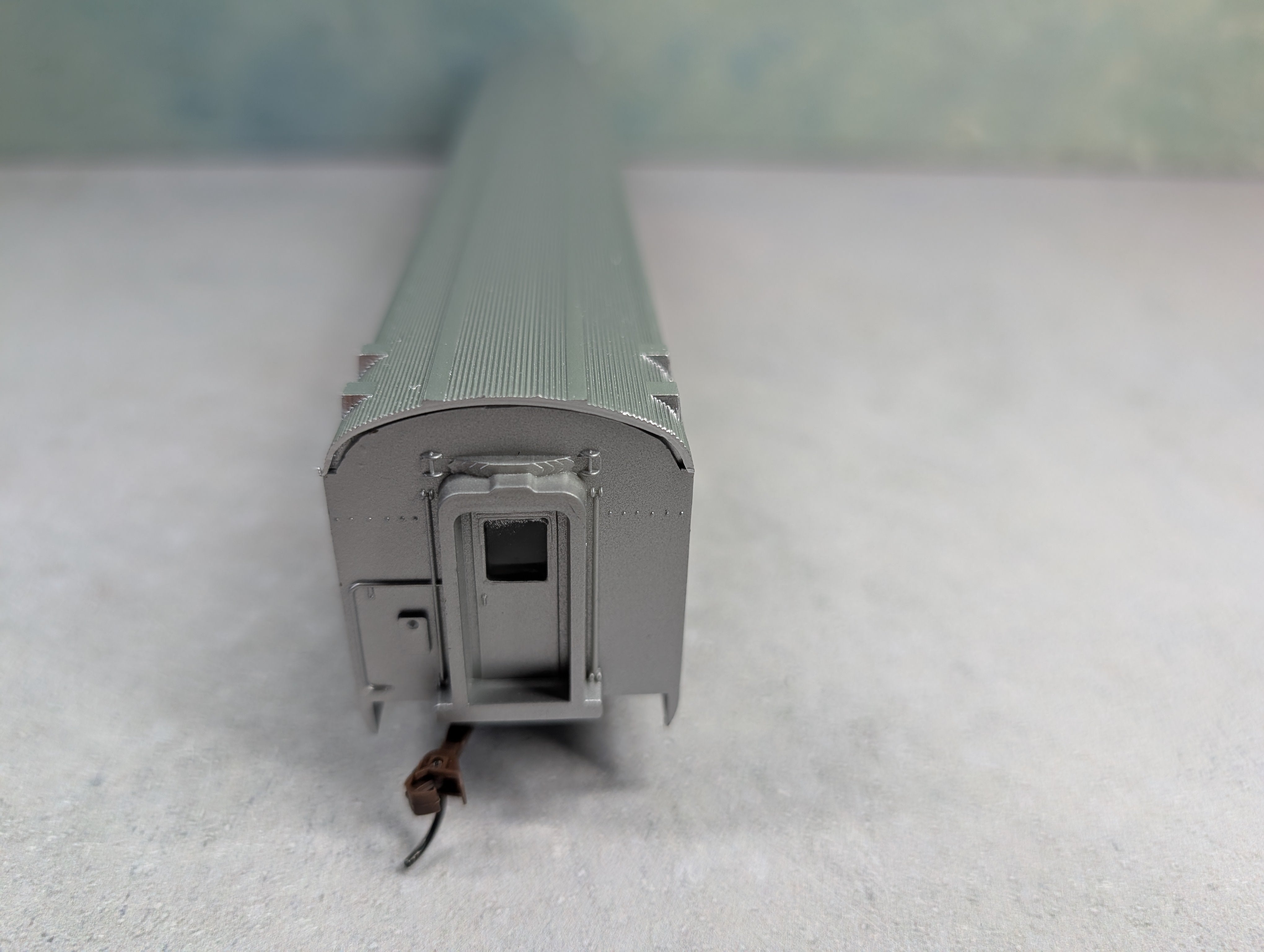 USED Con-Cor #1-075101 HO Scale 85' Slumber Coach - Corrug Sides Atlantic Coast Line Bryan County