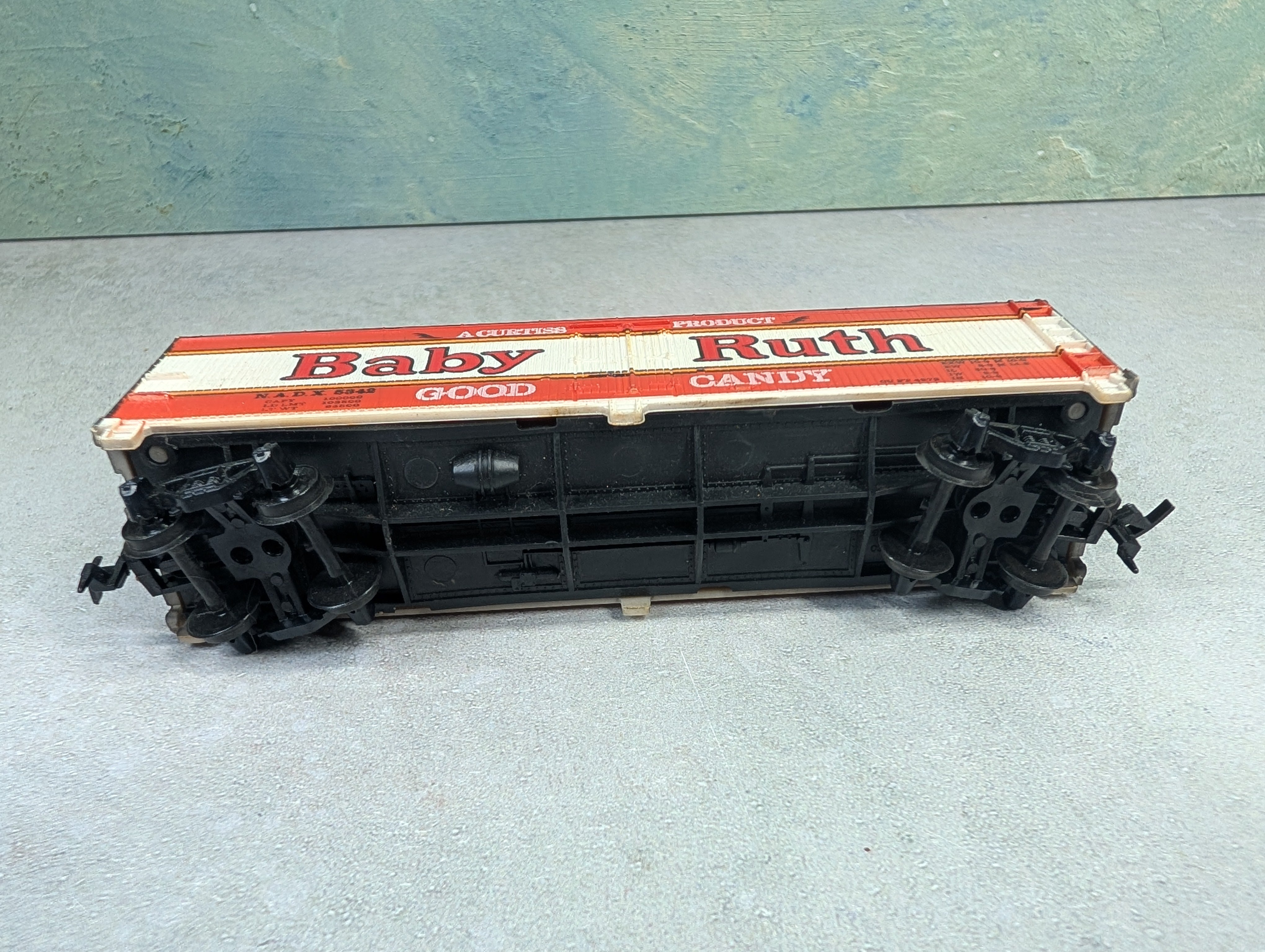 USED Tyco HO Scale 40' Wooden Reefer Box Car Baby Ruth NADX #5342