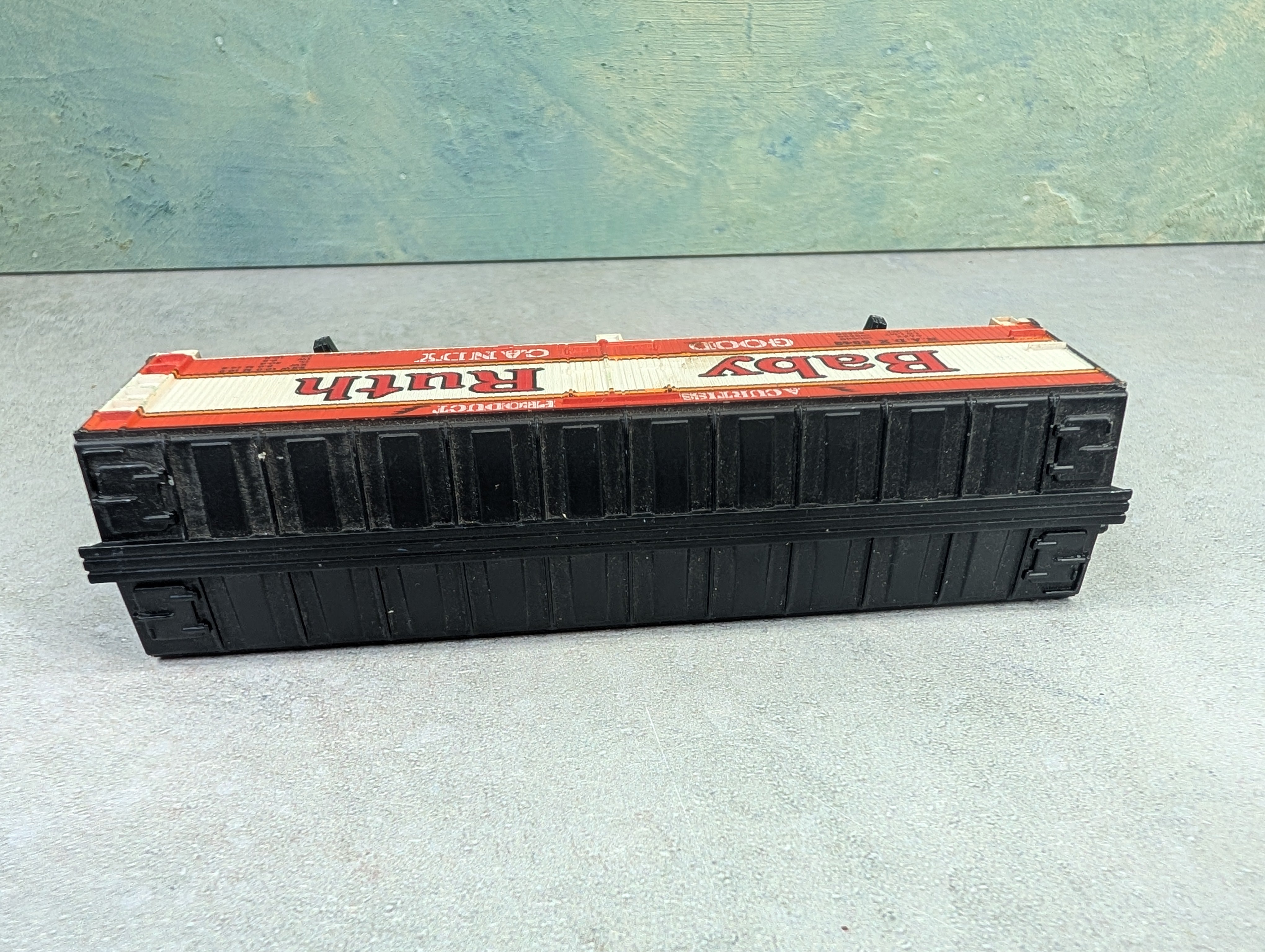 USED Tyco HO Scale 40' Wooden Reefer Box Car Baby Ruth NADX #5342