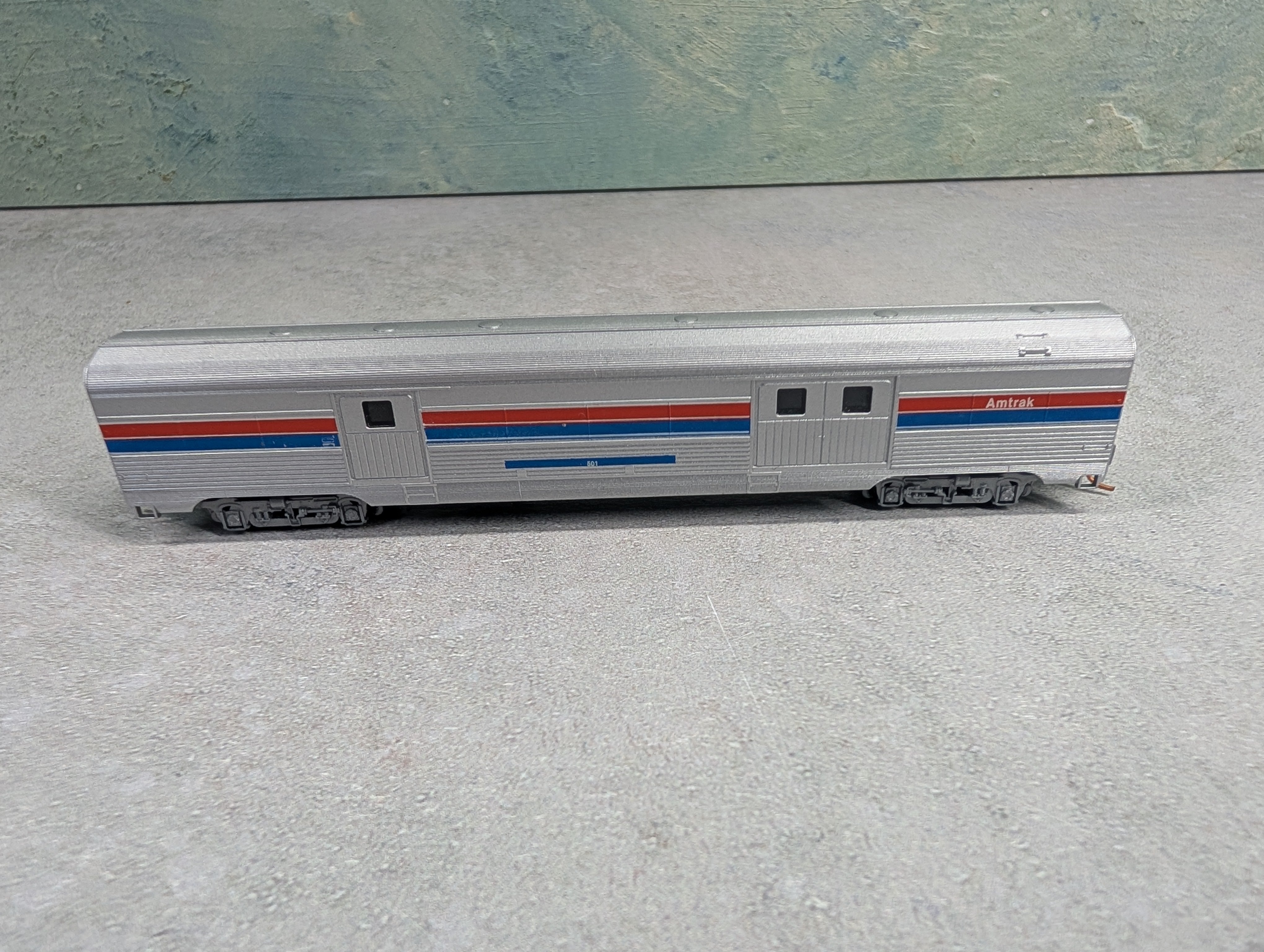 USED Micro-Trains N Scale Passenger Car Amtrak #501