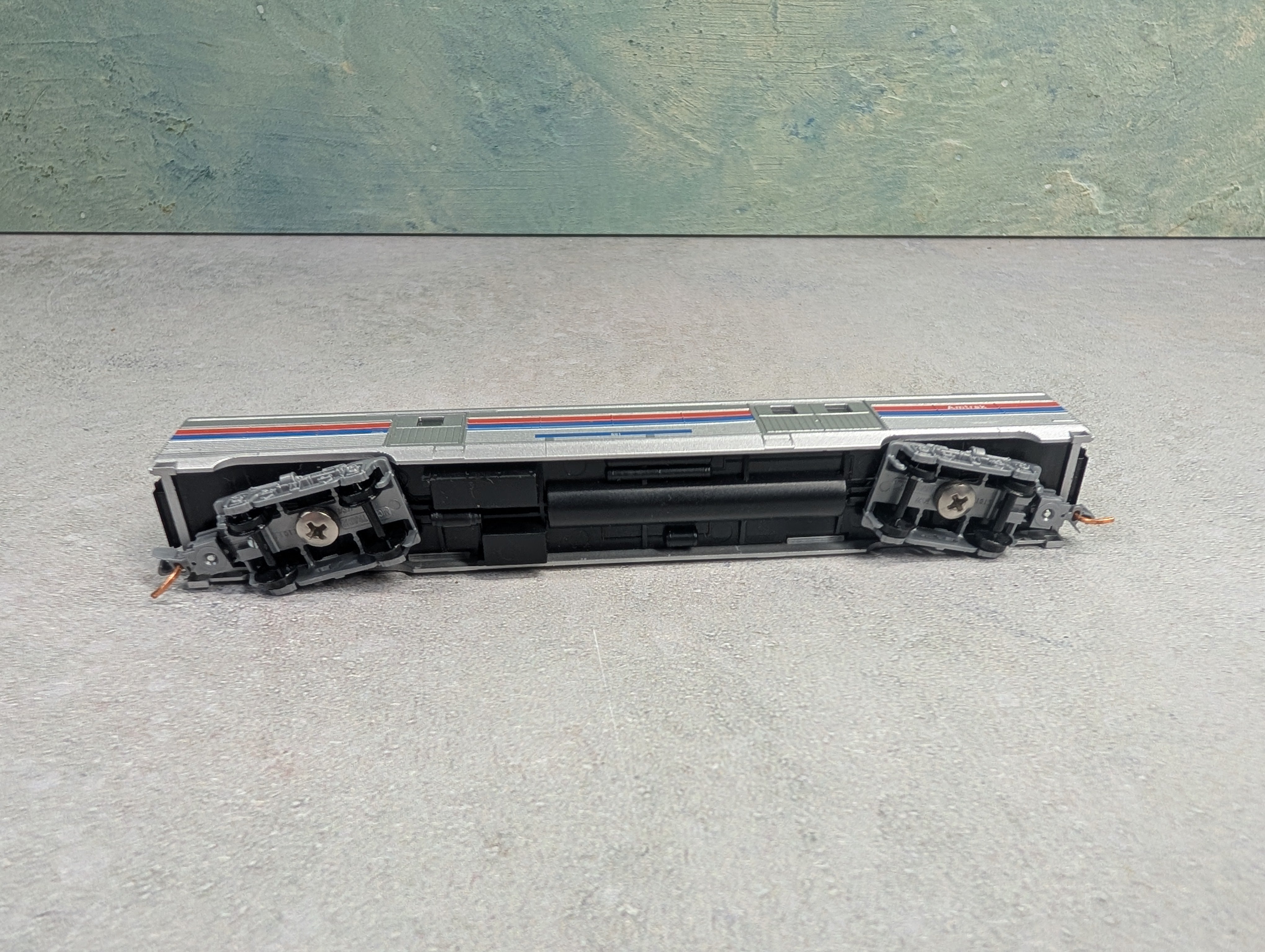 USED Micro-Trains N Scale Passenger Car Amtrak #501
