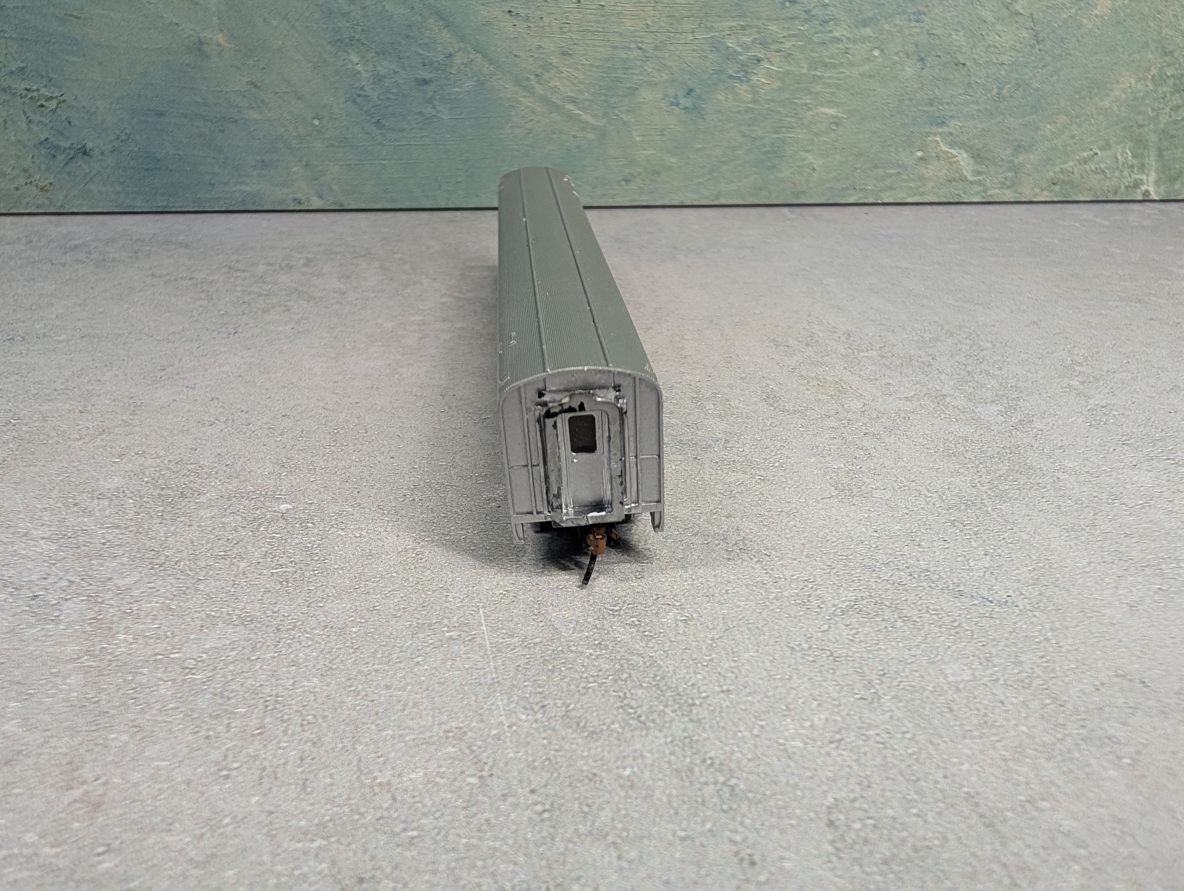 USED N Scale Passenger Car Santa Fe #2825