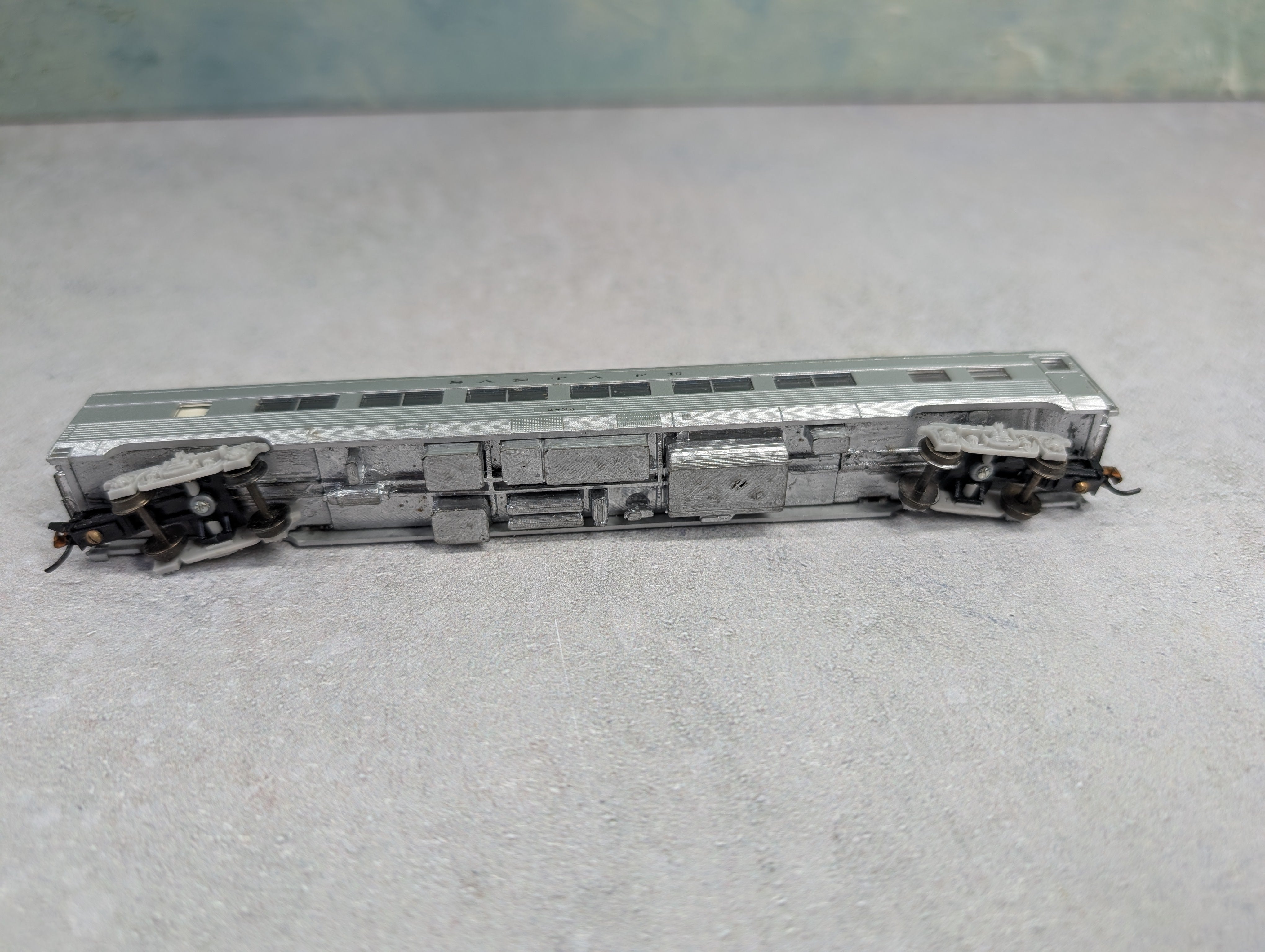 USED N Scale Passenger Car Santa Fe #2825