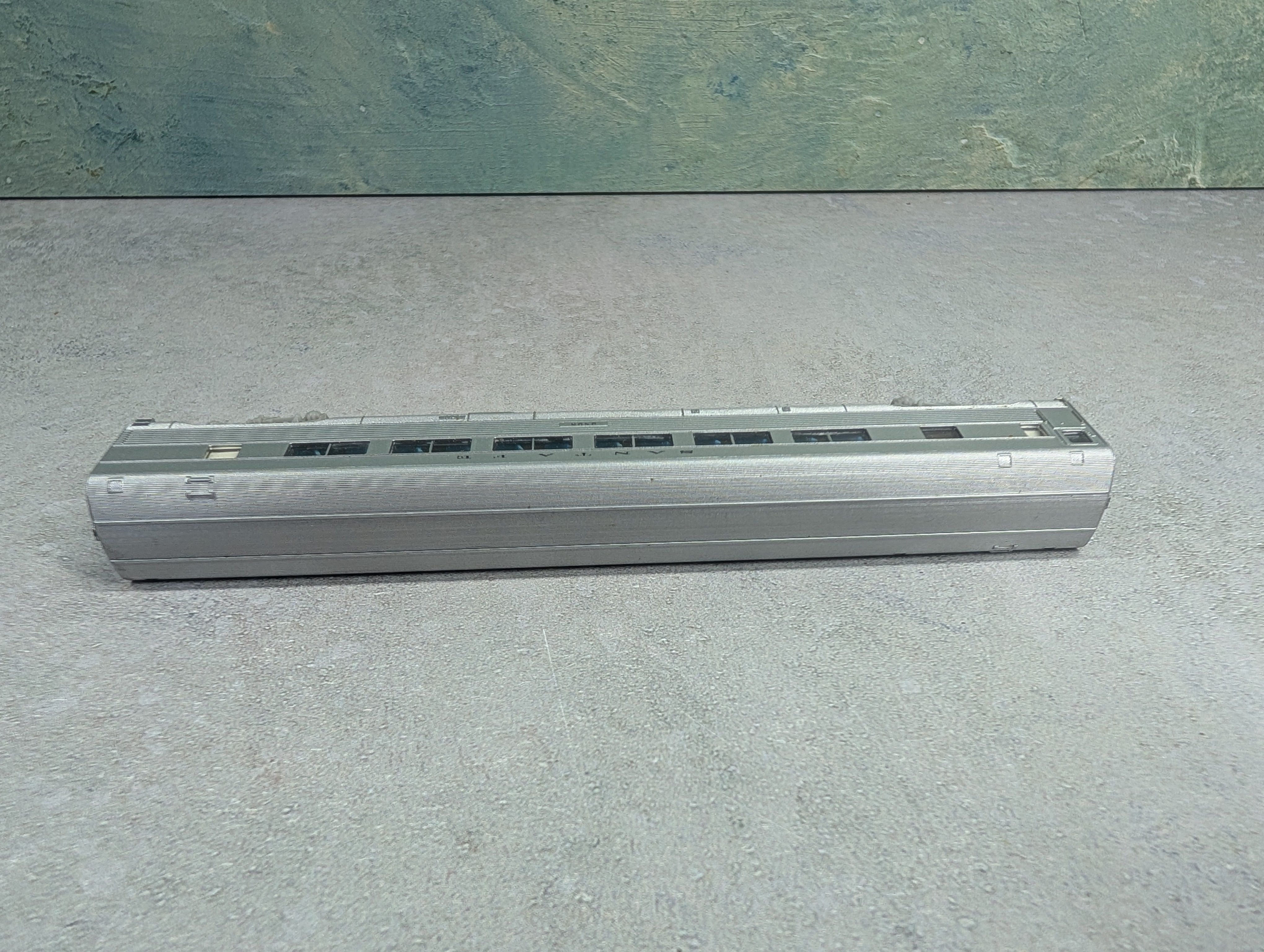 USED N Scale Passenger Car Santa Fe #2825