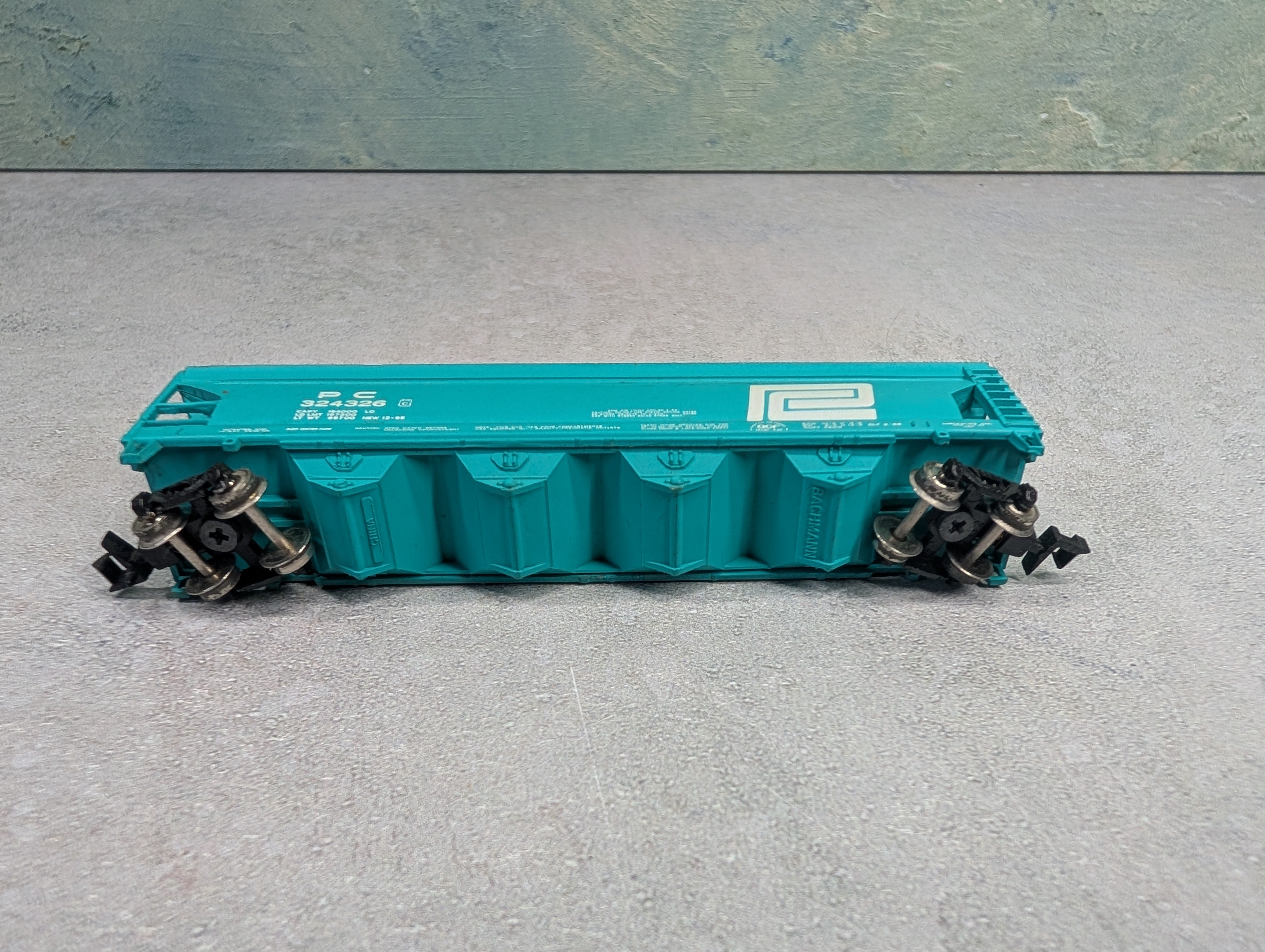 USED Bachmann N Scale 4 Bay ACF Covered Hopper Penn Central PC #324326