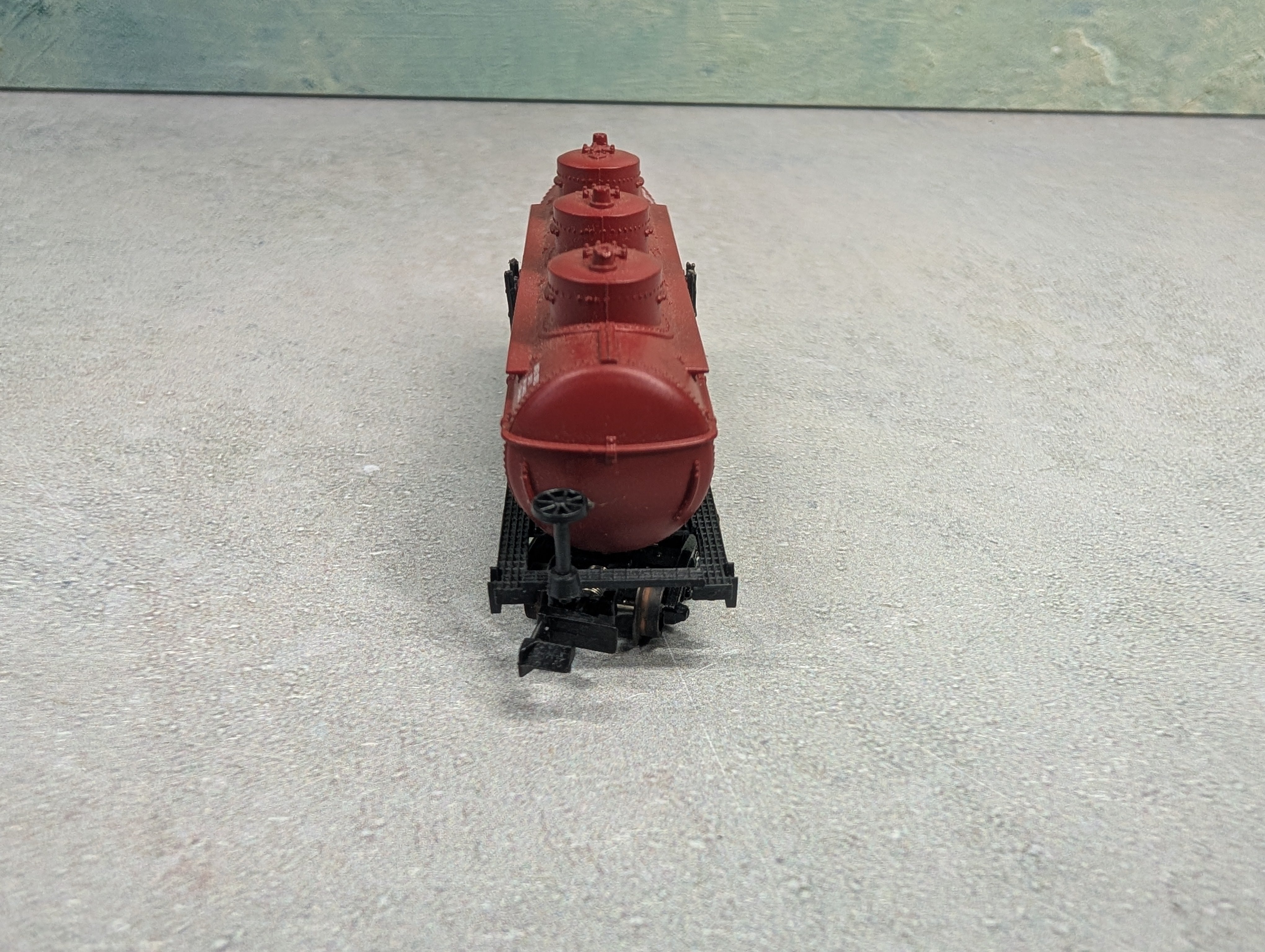 USED Life-Like N Scale Triple Dome Tank Car Mobilgas WSRX #238