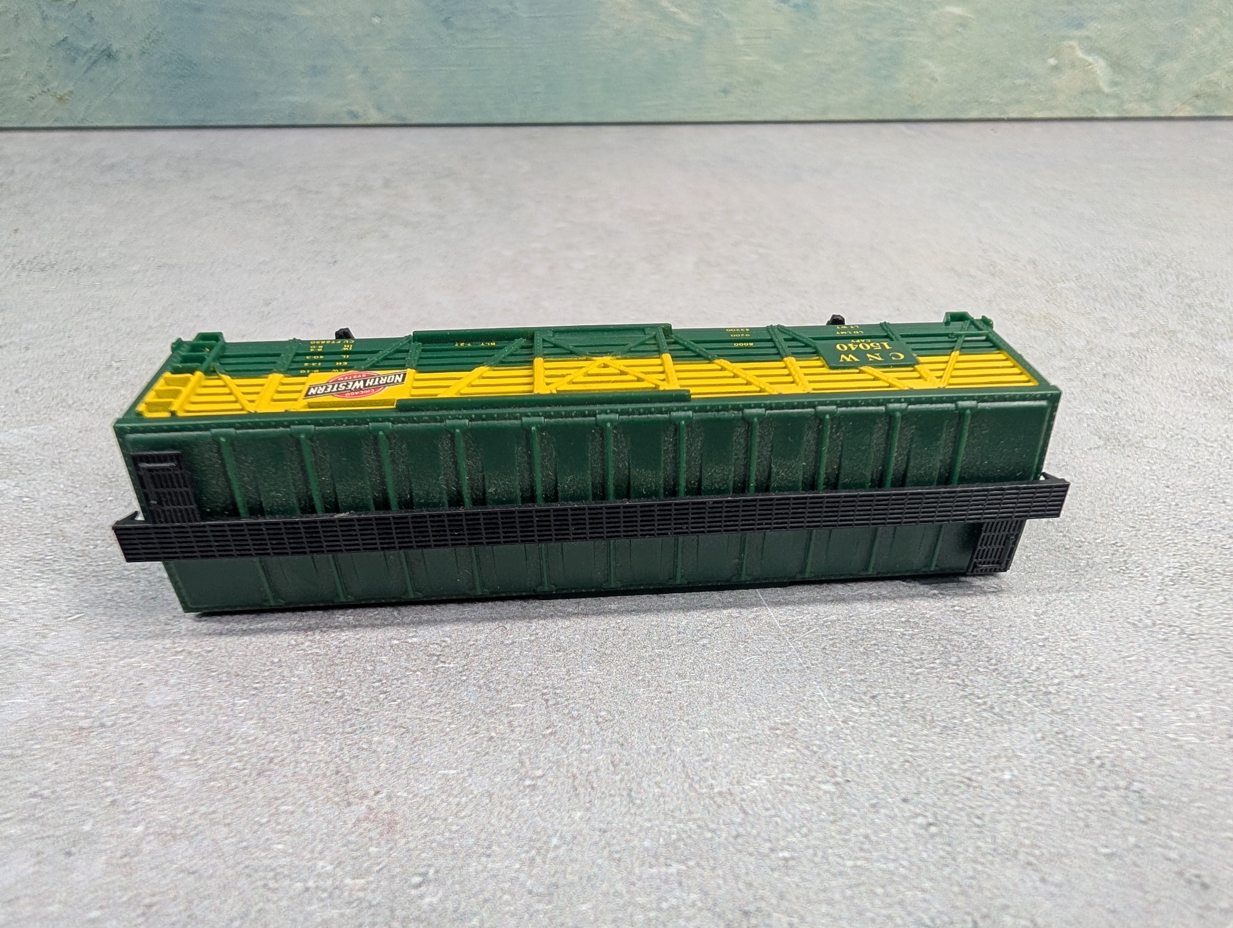USED Life-Like N Scale 40' Cattle Stock Car Chicago & North Western CNW #15040