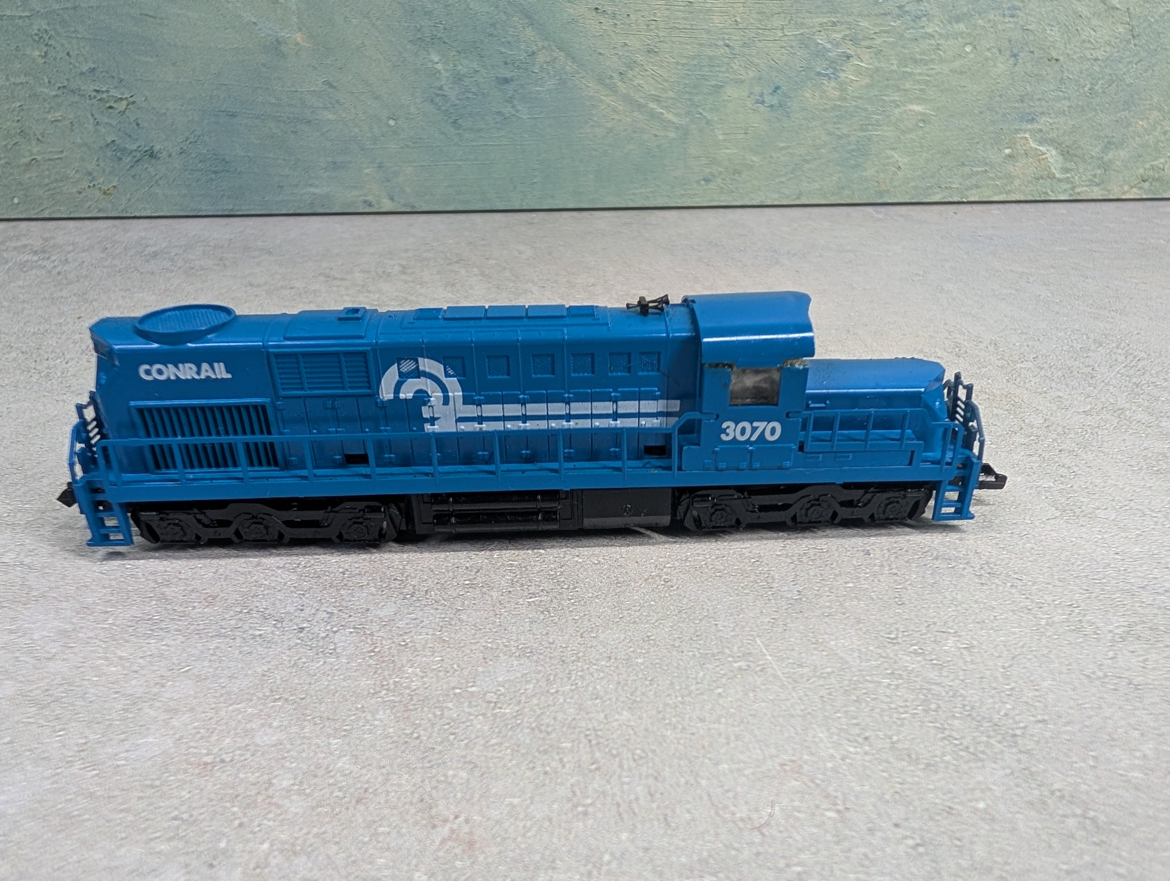 USED Mehano N Scale Alco RSD-15 Diesel Locomotive Conrail 3070 Runs Great DC