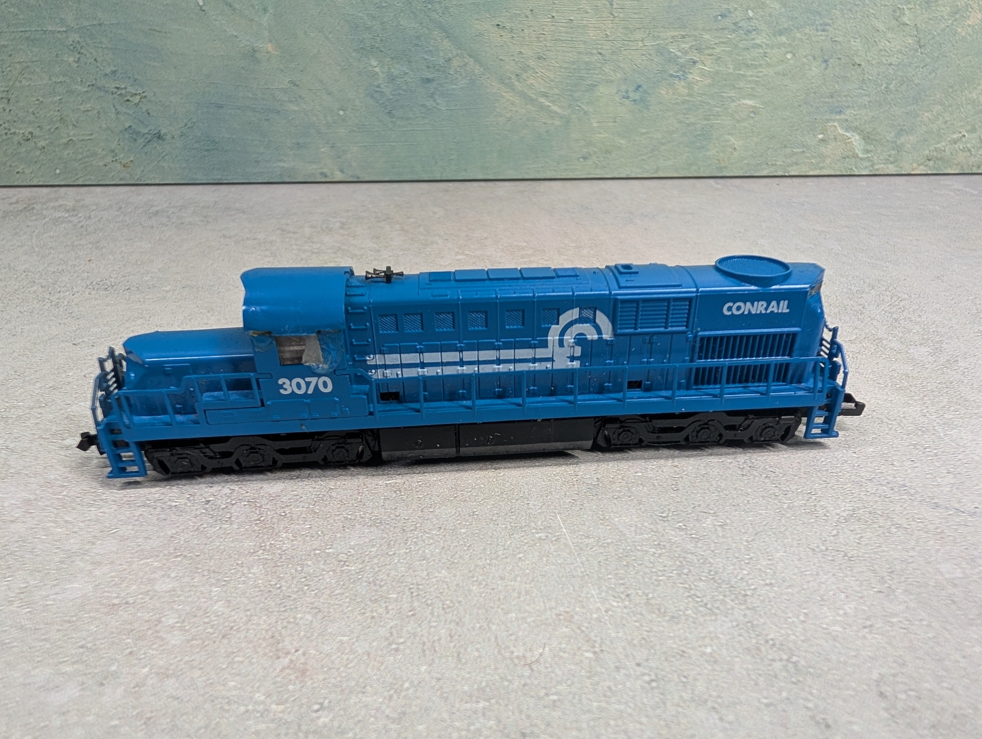 USED Mehano N Scale Alco RSD-15 Diesel Locomotive Conrail 3070 Runs Great DC