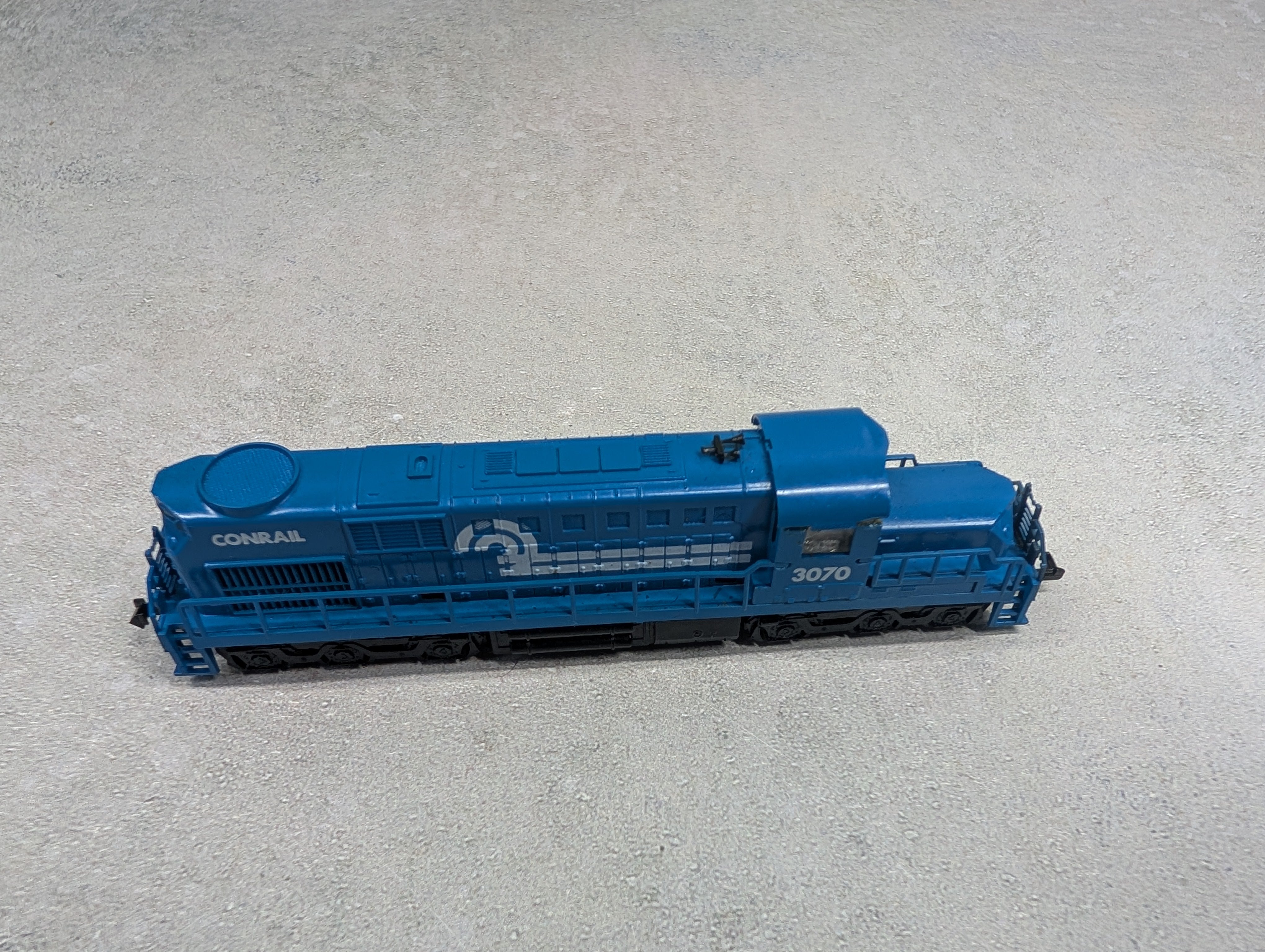 USED Mehano N Scale Alco RSD-15 Diesel Locomotive Conrail 3070 Runs Great DC