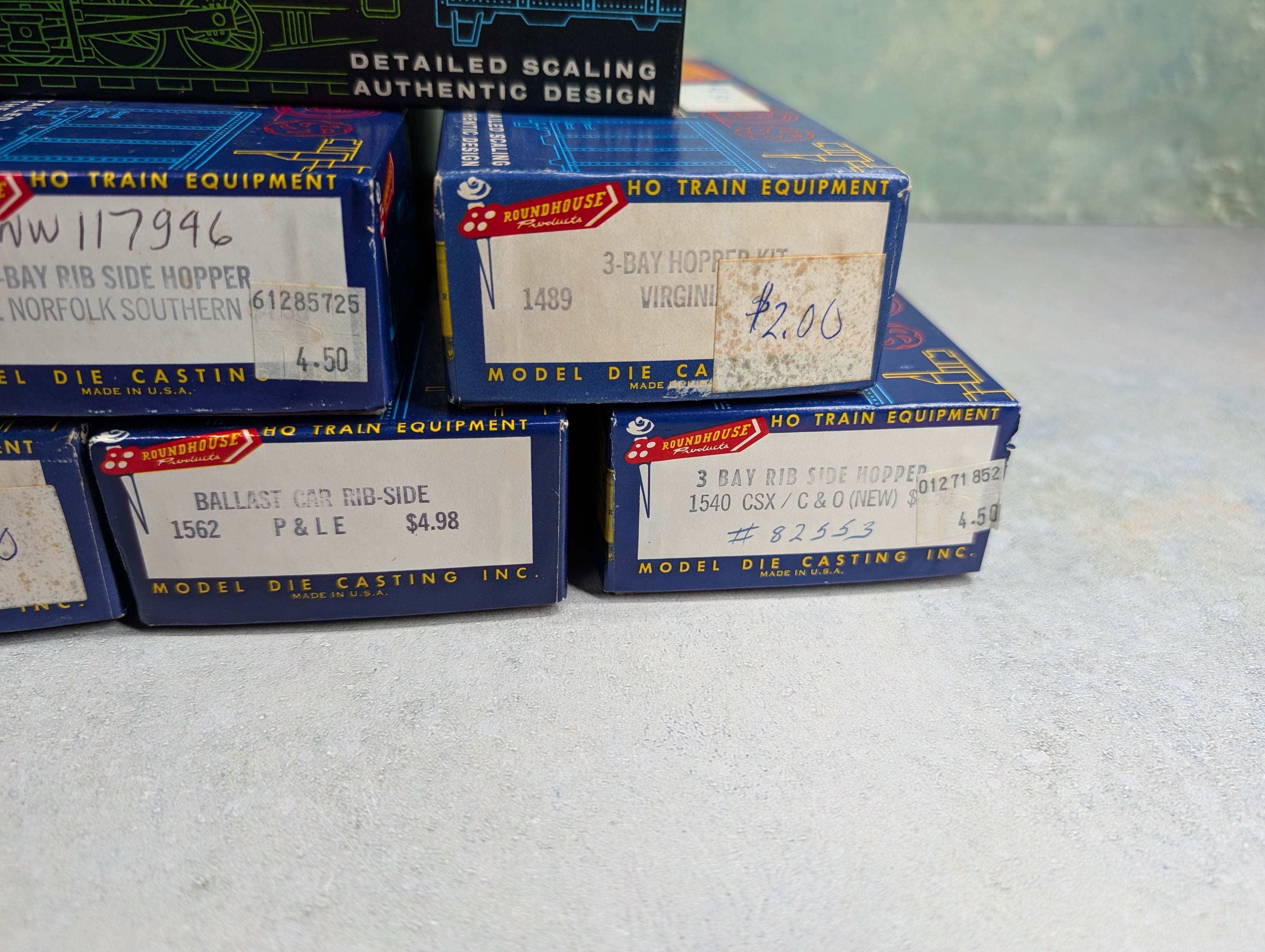 USED Roundhouse HO Scale Empty Boxes For Storage (8 pcs)