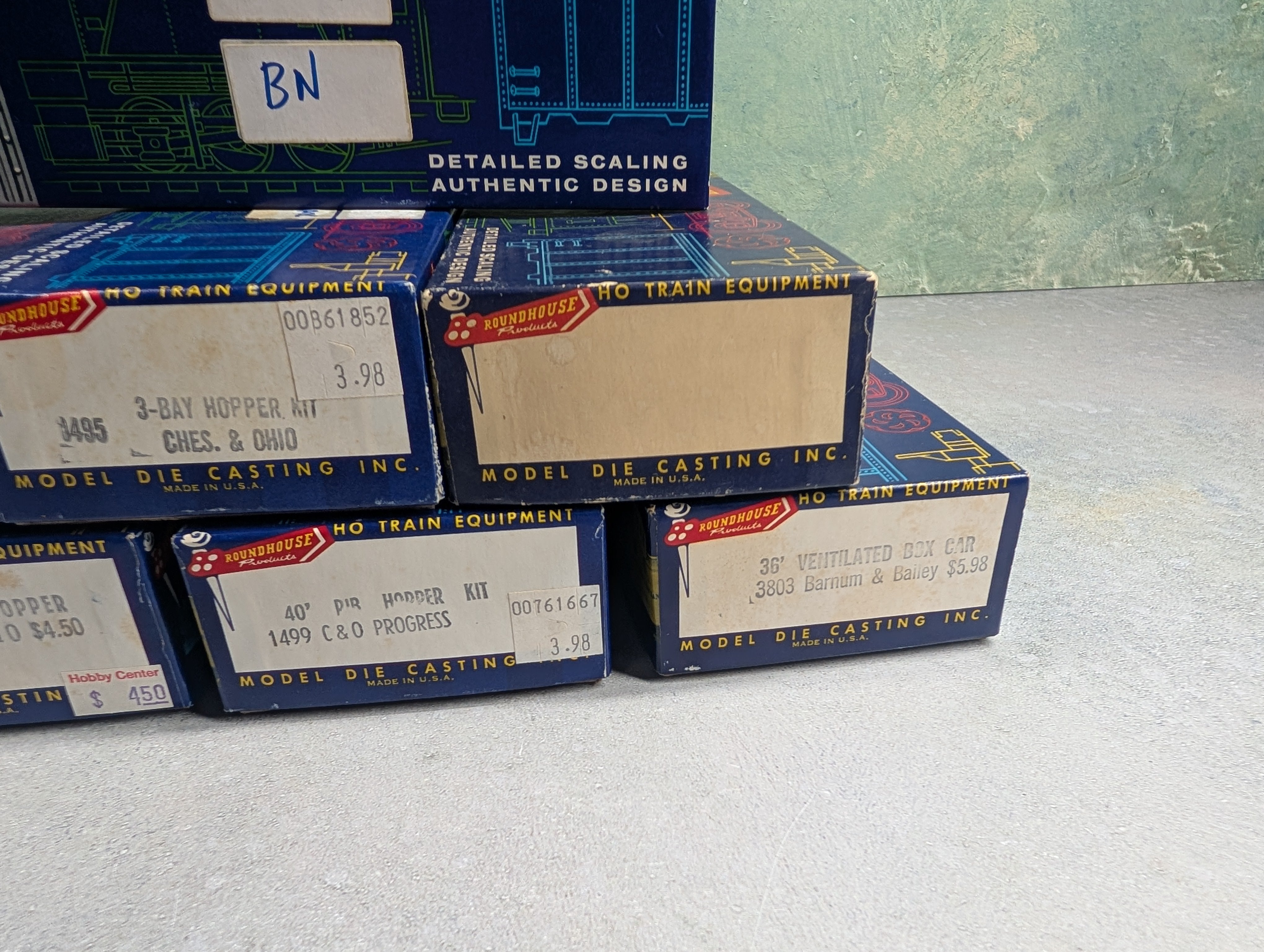 USED Roundhouse HO Scale Empty Boxes For Storage (8 pcs)