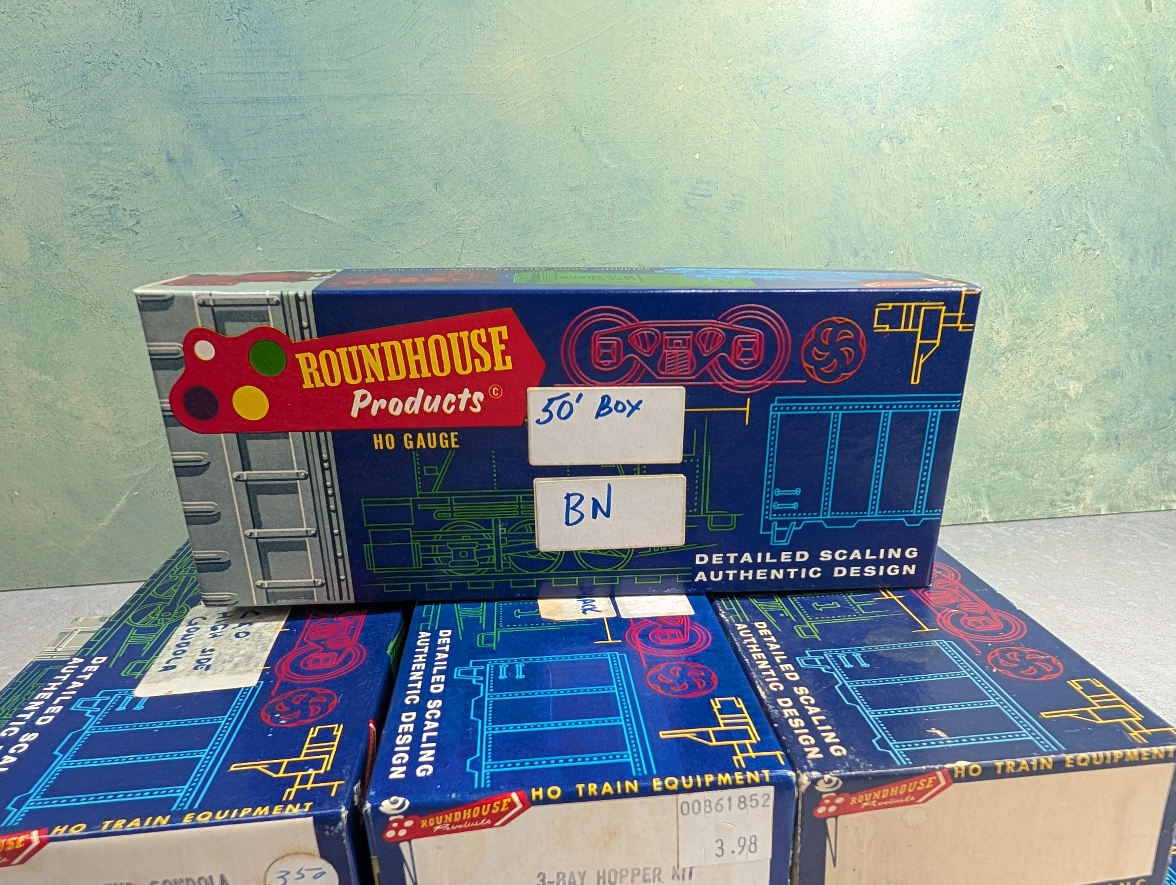 USED Roundhouse HO Scale Empty Boxes For Storage (8 pcs)