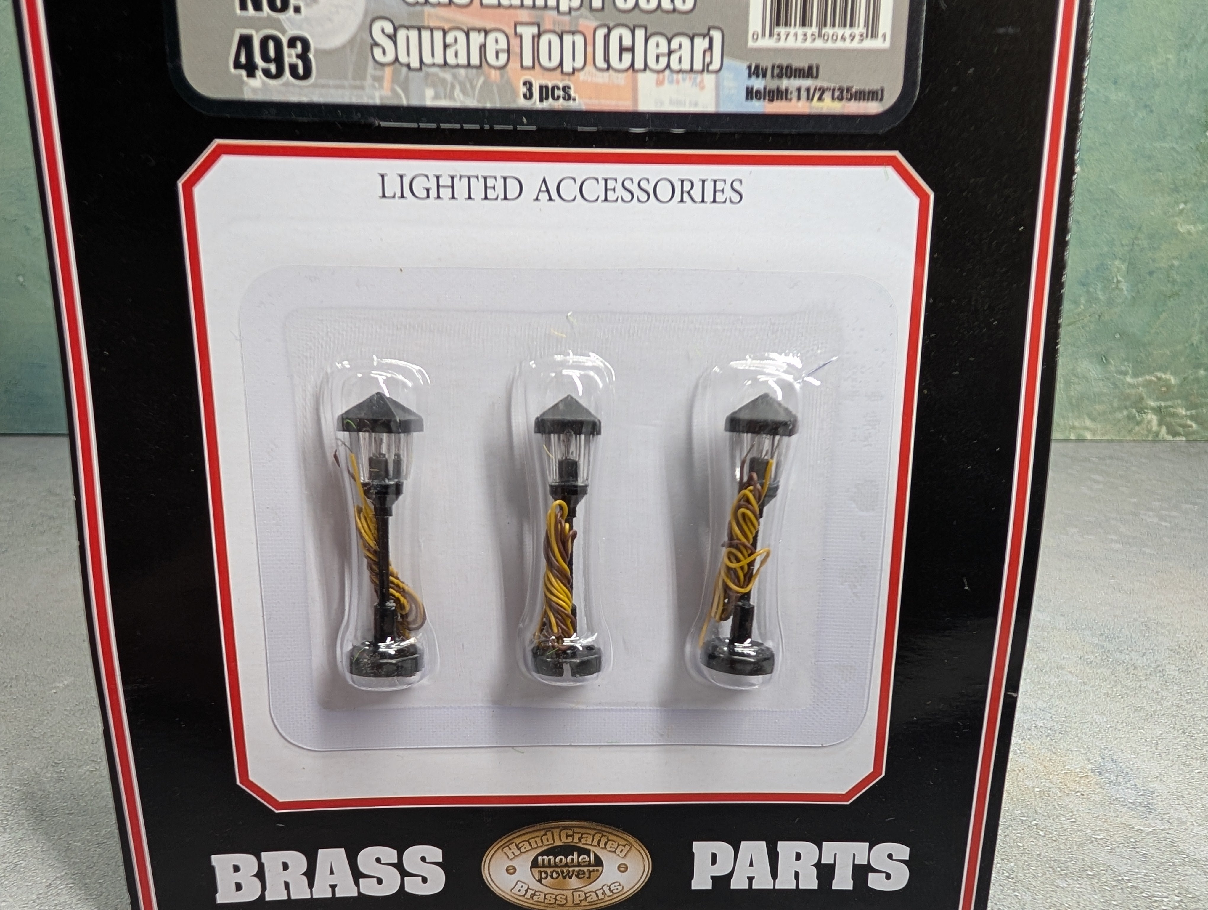 Model Power 493 HO Scale Gas Lamp Posts, Square Top, Clear Brass Parts (3 pcs)
