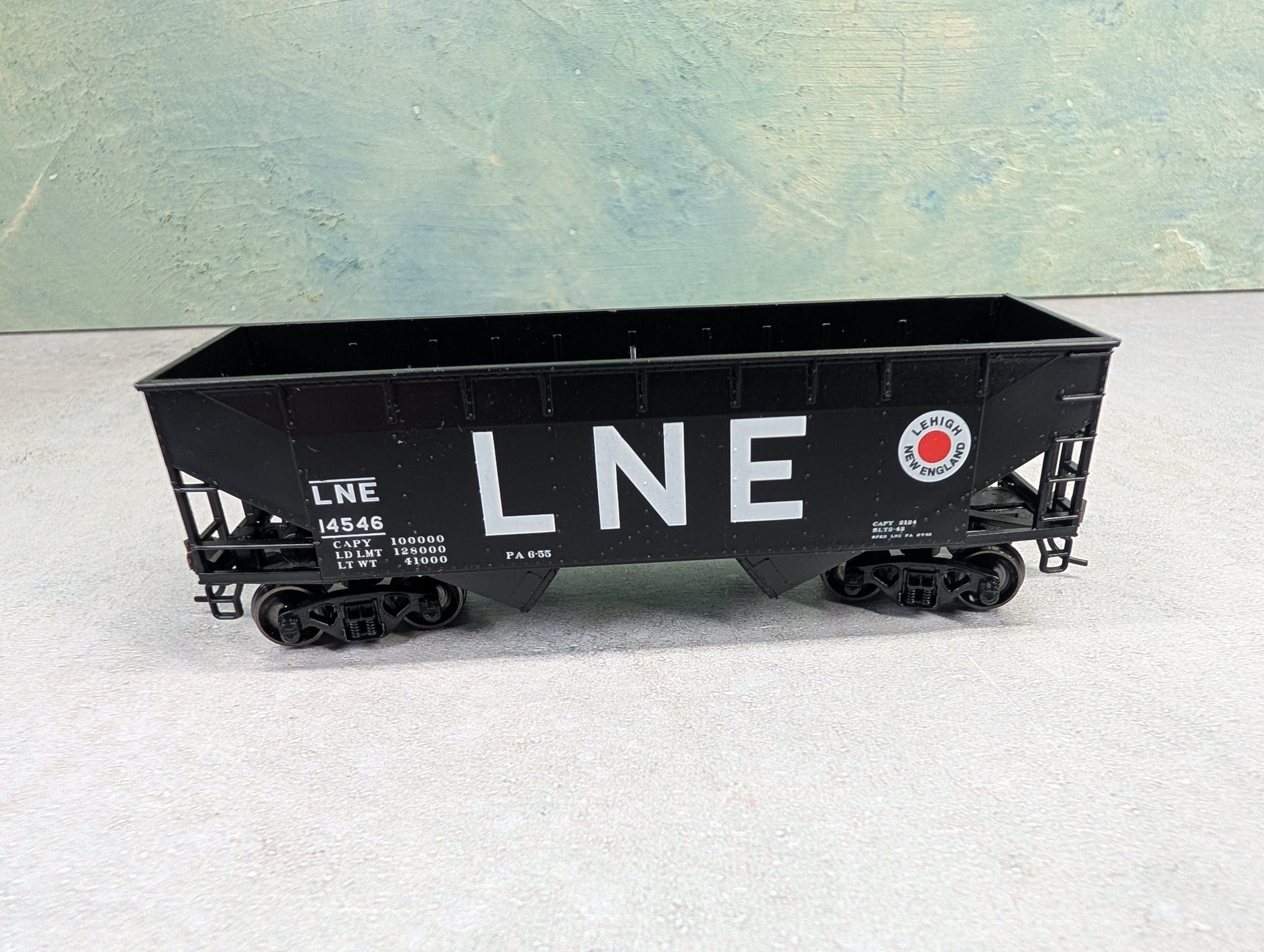 USED Athearn HO Scale 2 Bay Open Hopper Lehigh and New England LNE #14546