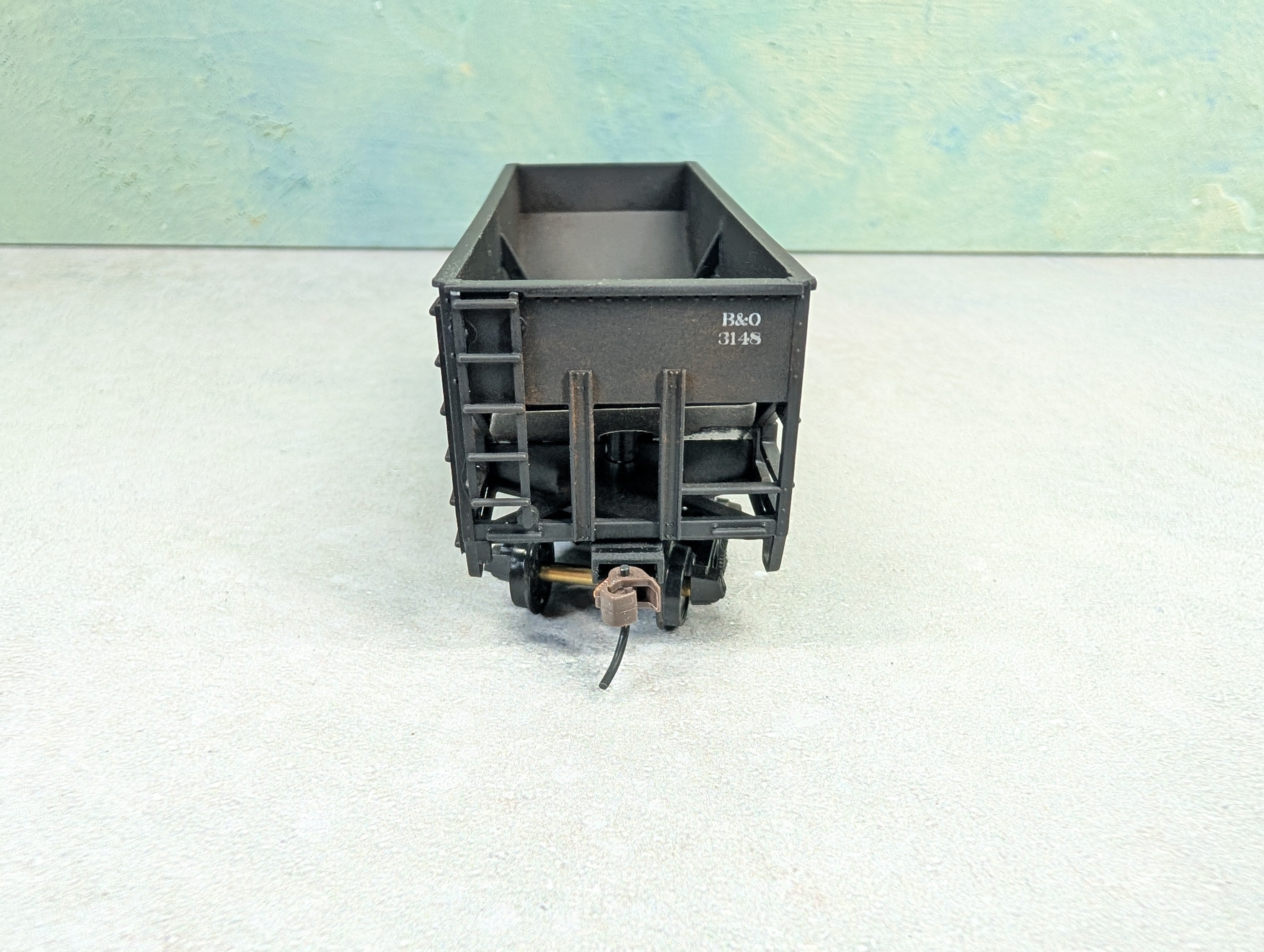 USED Stewart Hobbies HO Scale 2 Bay Open Hopper Baltimore and Ohio B&O #3148 Weathered