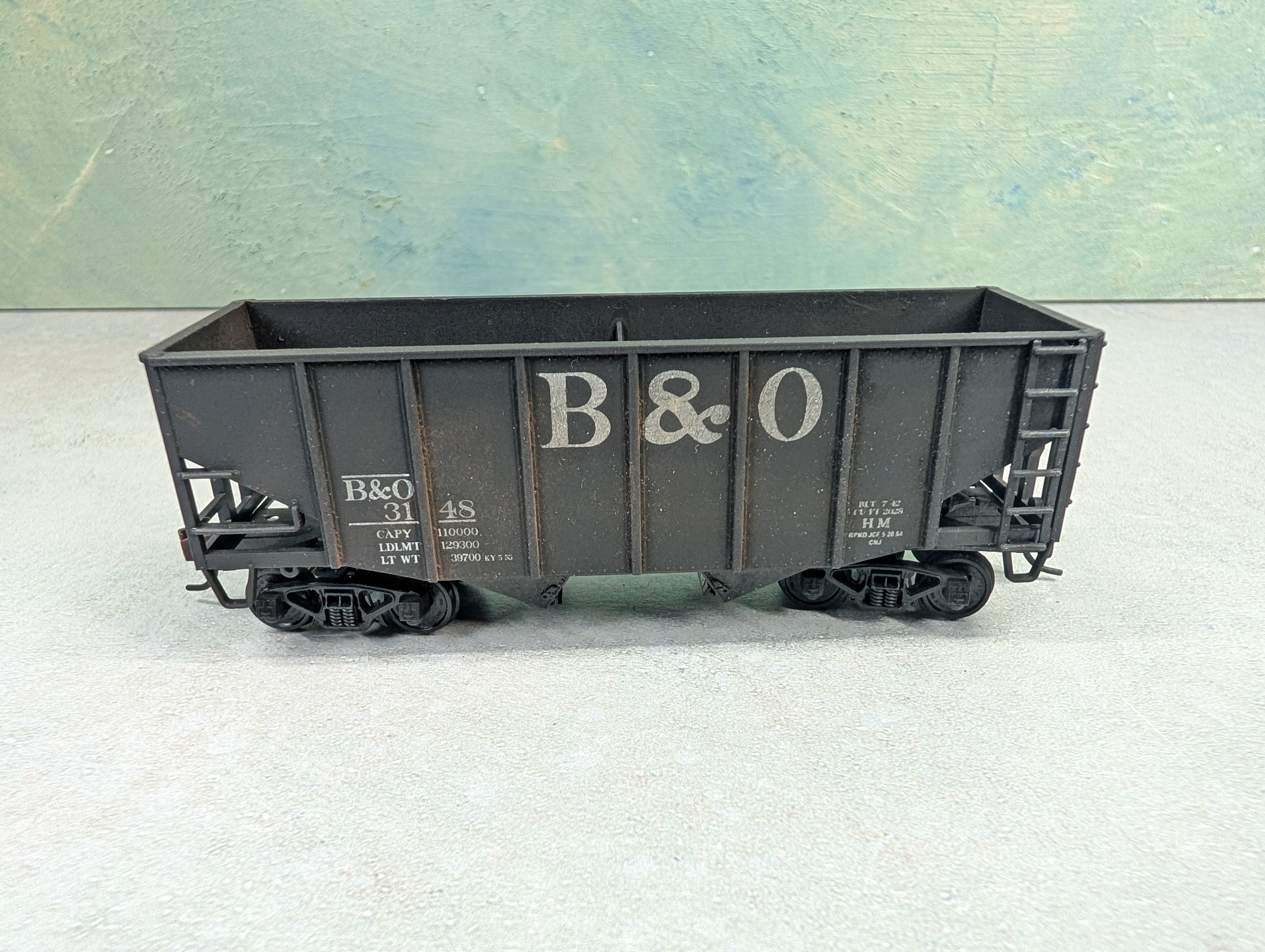 USED Stewart Hobbies HO Scale 2 Bay Open Hopper Baltimore and Ohio B&O #3148 Weathered