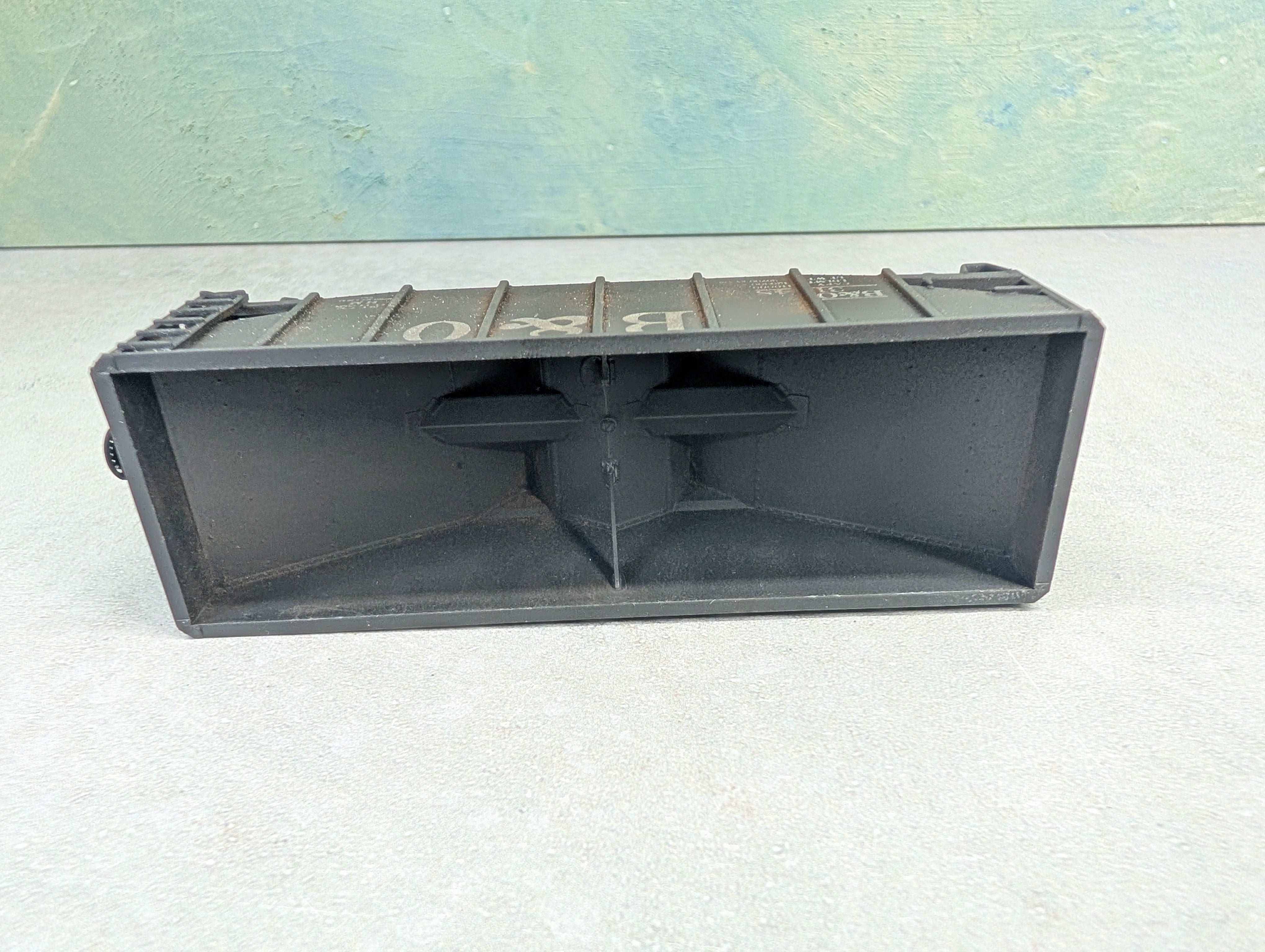 USED Stewart Hobbies HO Scale 2 Bay Open Hopper Baltimore and Ohio B&O #3148 Weathered