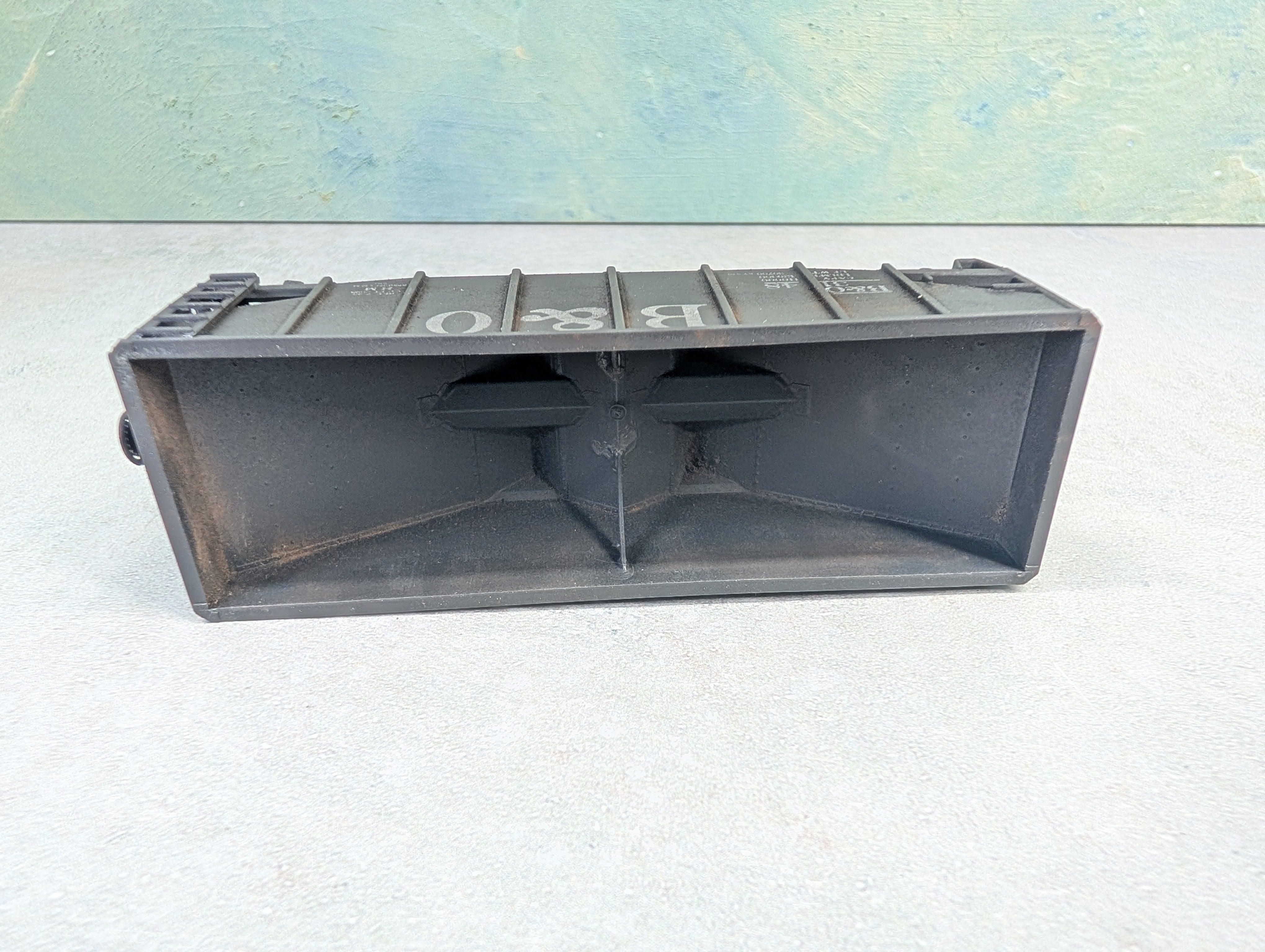 USED Stewart Hobbies HO Scale 2 Bay Open Hopper Baltimore and Ohio B&O #3148 Weathered