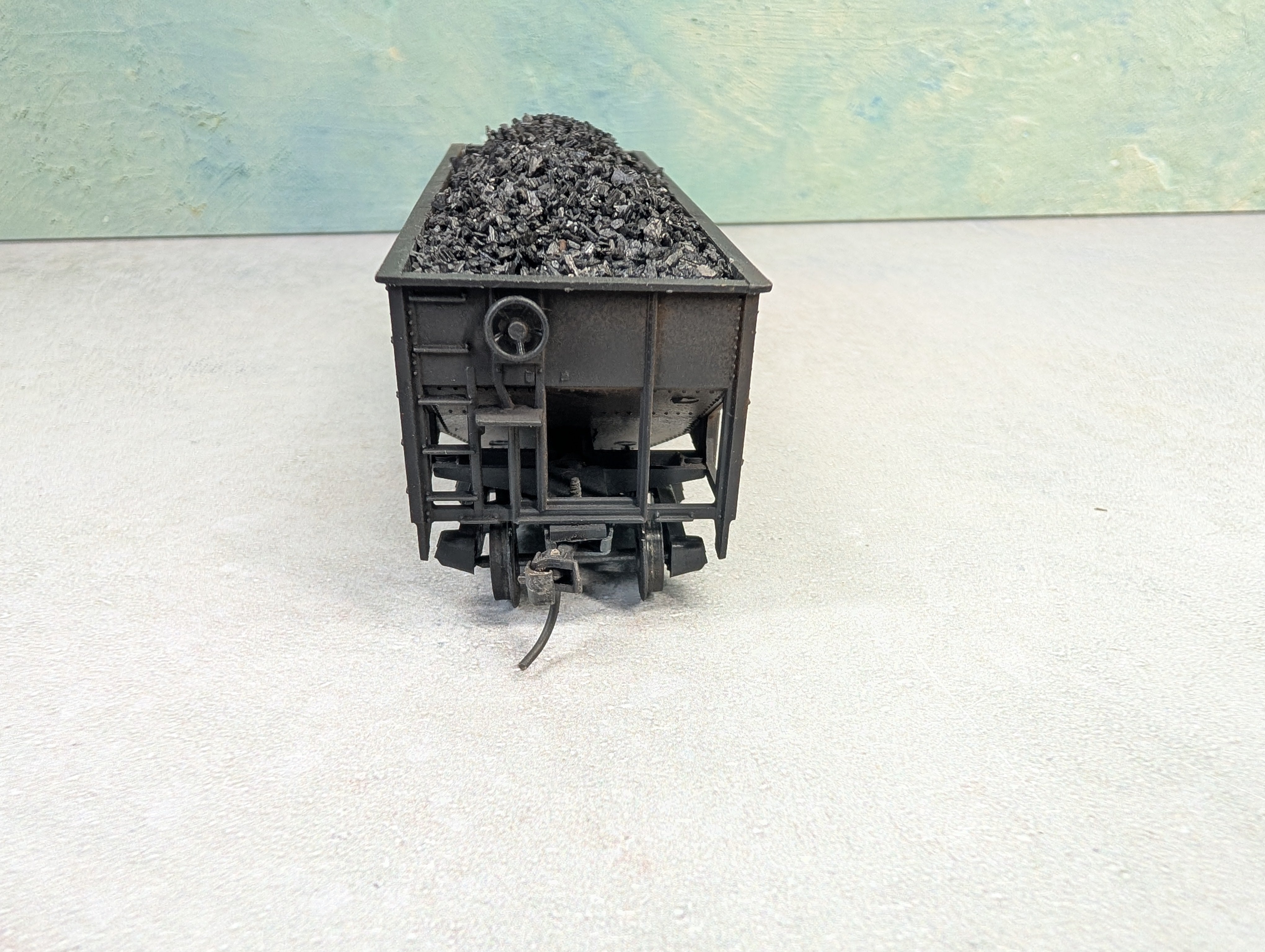 USED Mantua HO Scale 2 Bay Open Hopper Reading Weathered w/ Coal Load