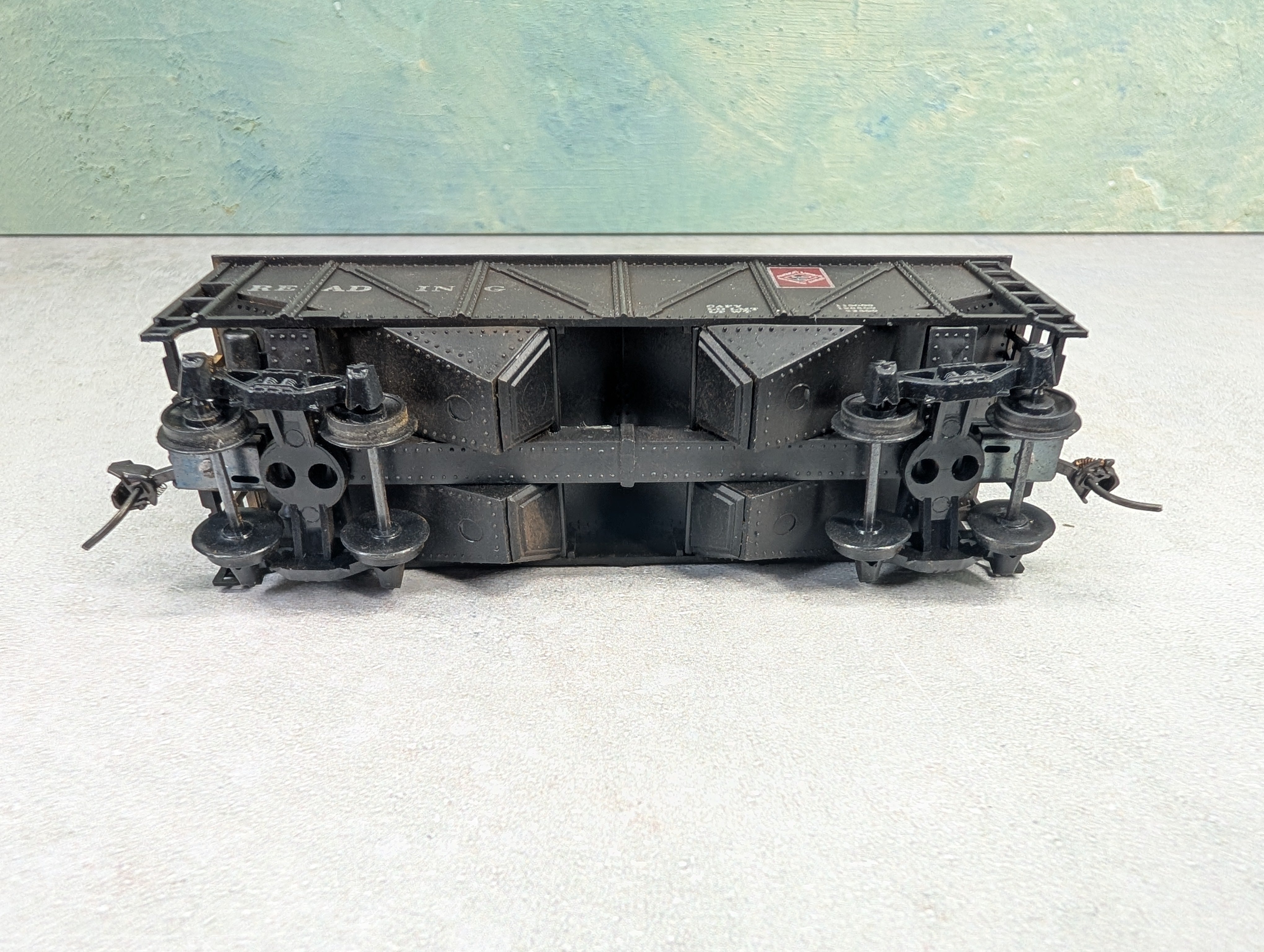 USED Mantua HO Scale 2 Bay Open Hopper Reading Weathered w/ Coal Load