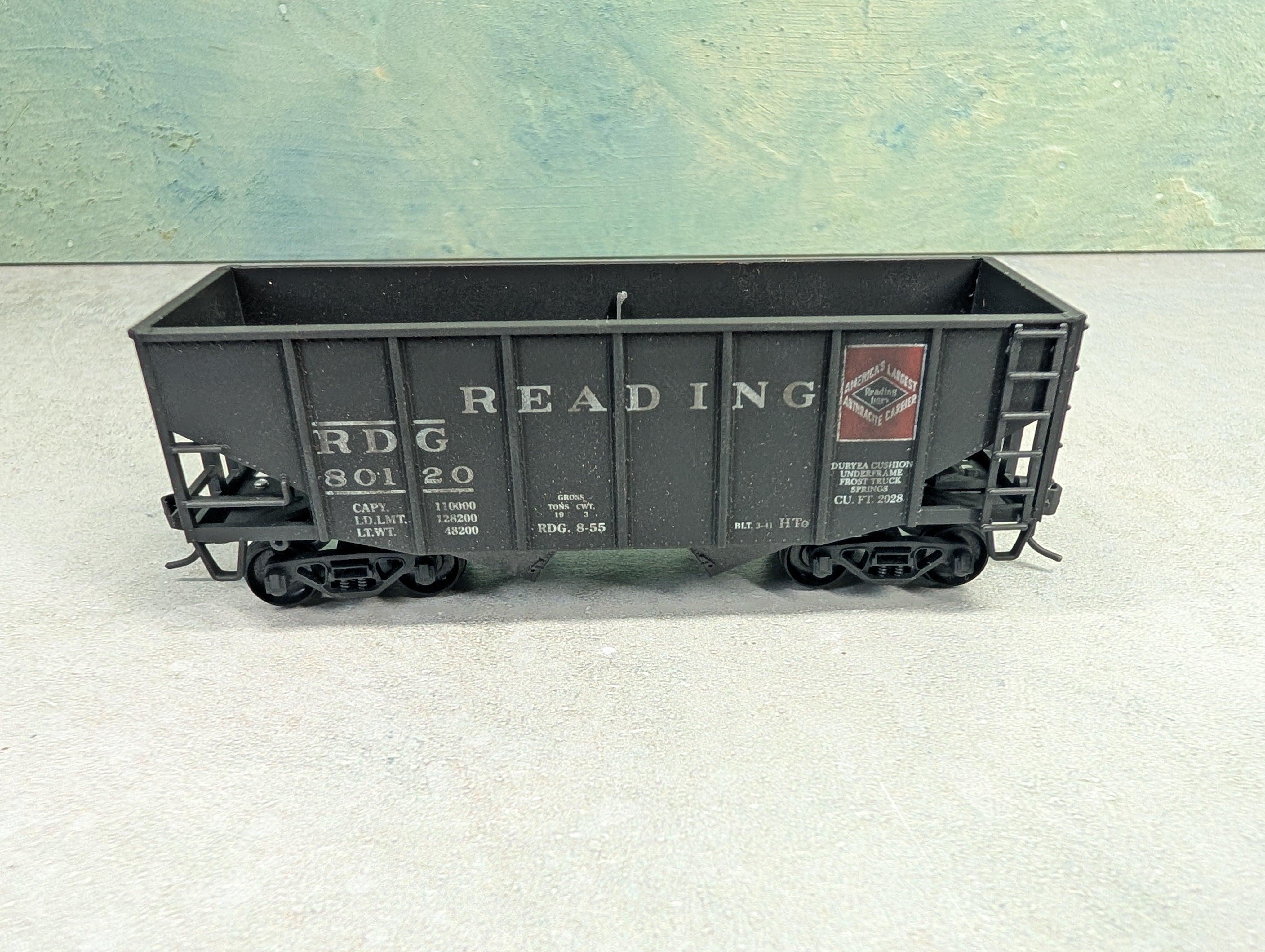 USED Stewart Hobbies HO Scale 2 Bay Open Hopper Reading RDG #80120 Weathered
