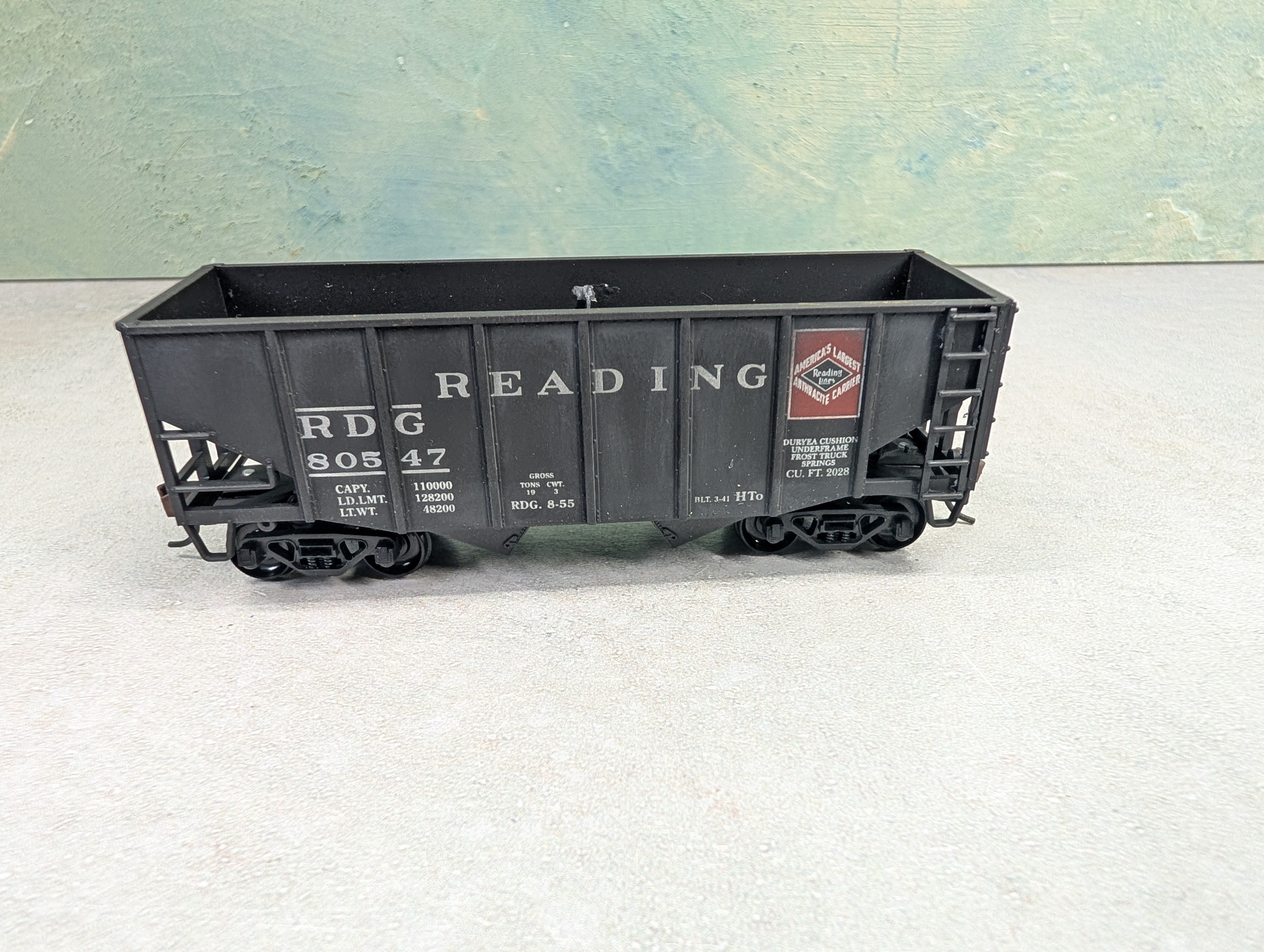 USED Stewart Hobbies HO Scale 2 Bay Open Hopper Reading RDG #80547 Weathered