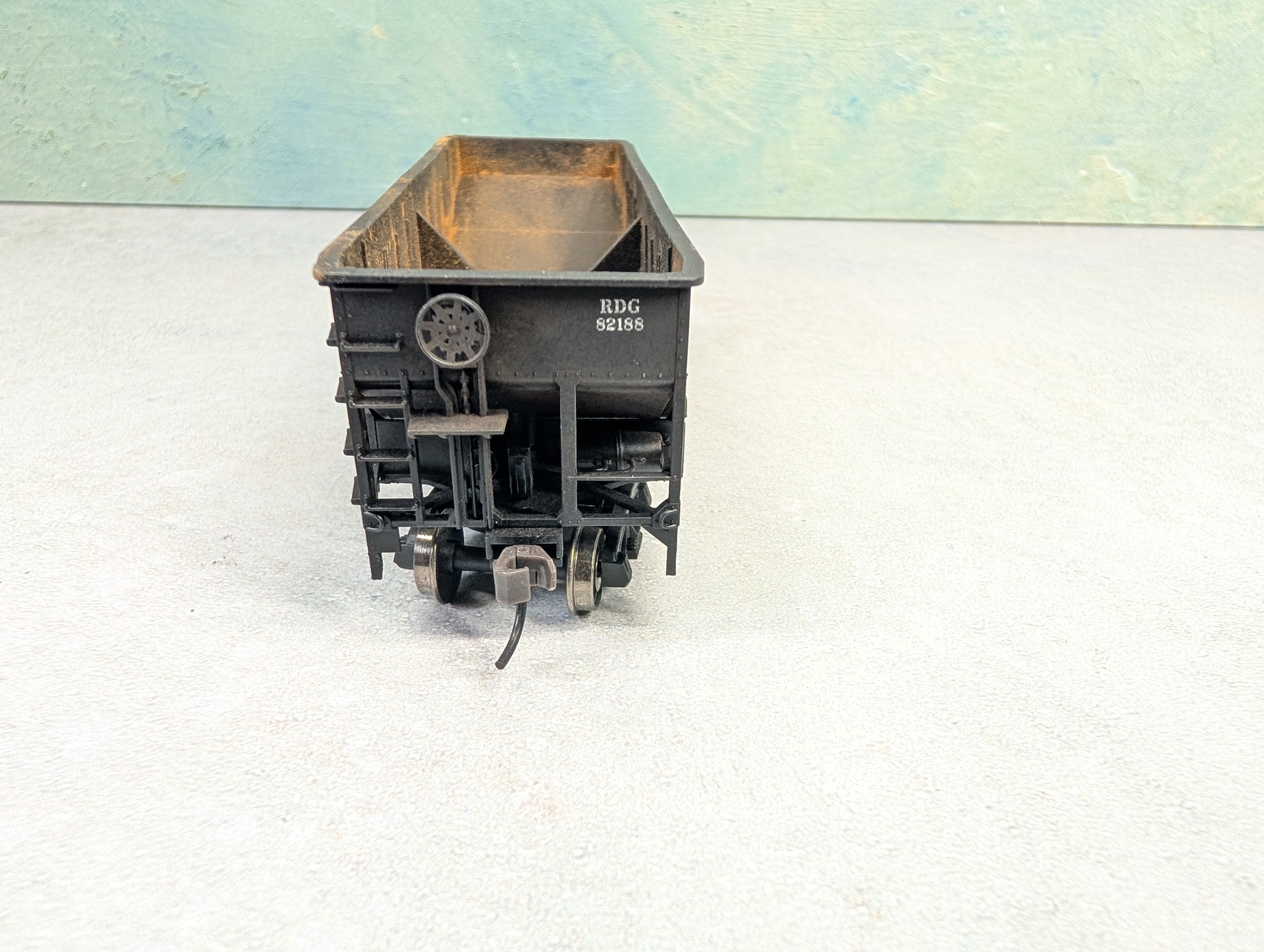 USED Atlas HO Scale 2 Bay Open Hopper Reading RDG #82188 Weathered