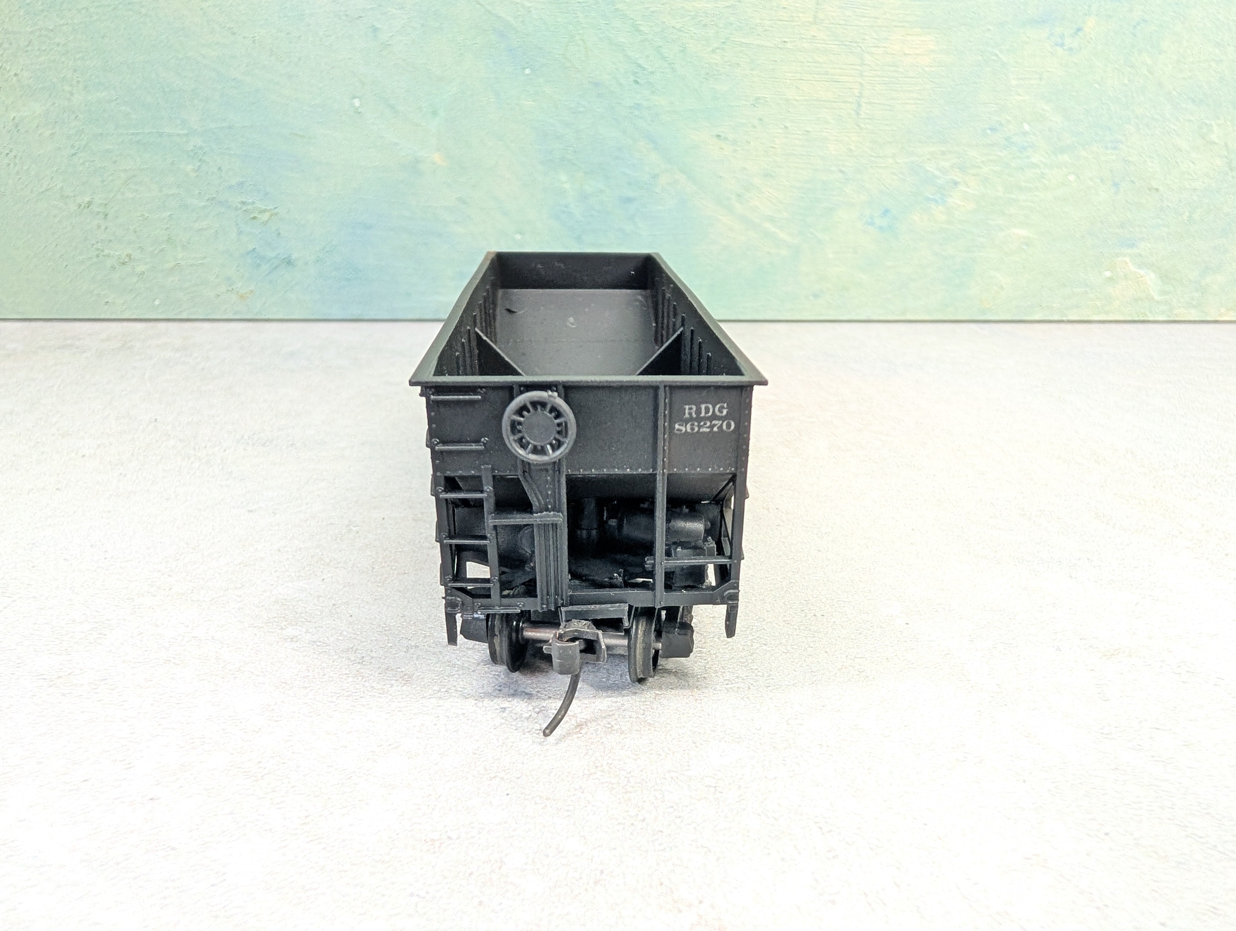 USED Athearn HO Scale 2 Bay Open Hopper Reading RDG #86270 Weathered