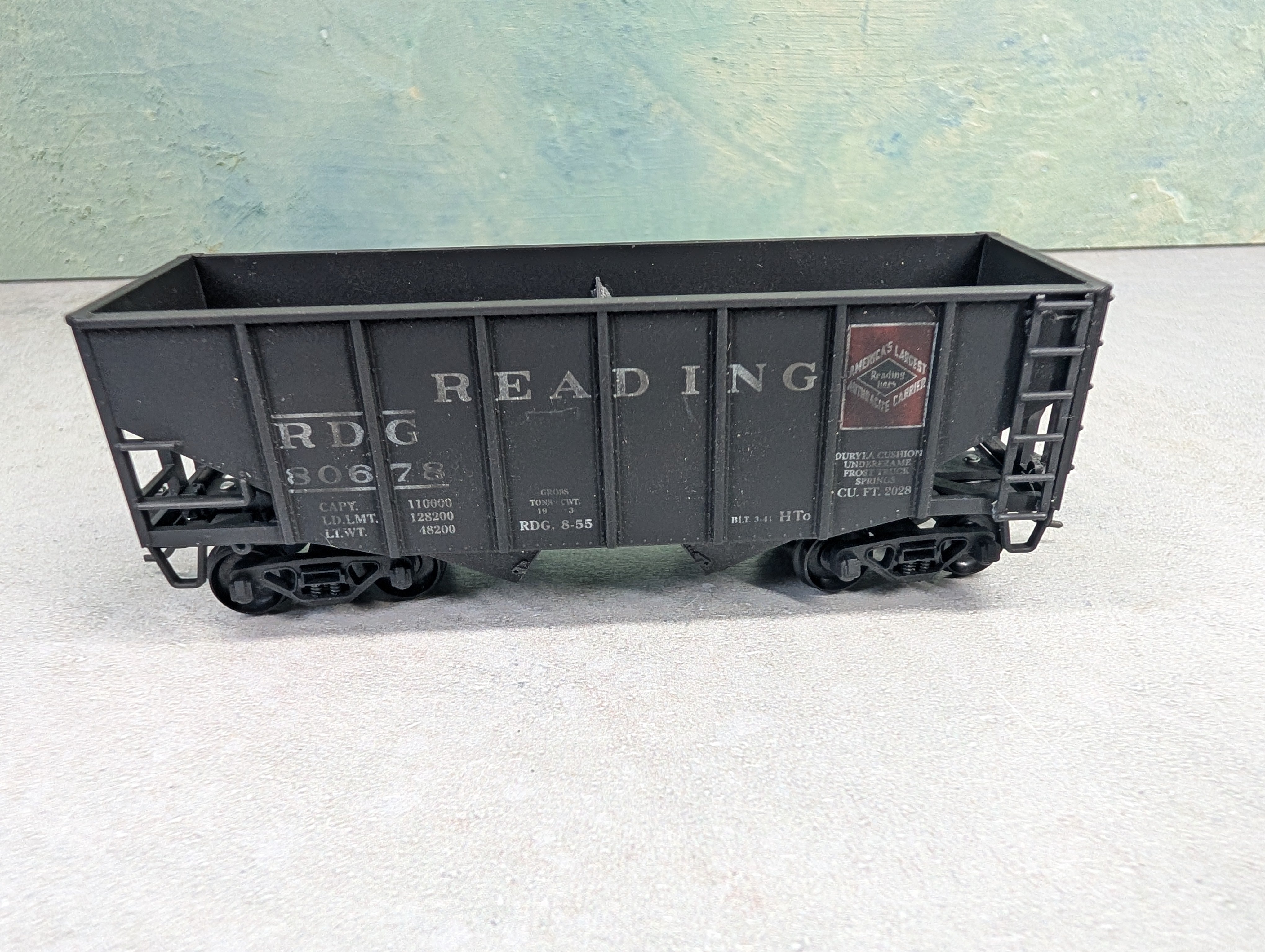 USED Stewart Hobbies HO Scale 2 Bay Open Hopper Reading RDG #80678 Weathered