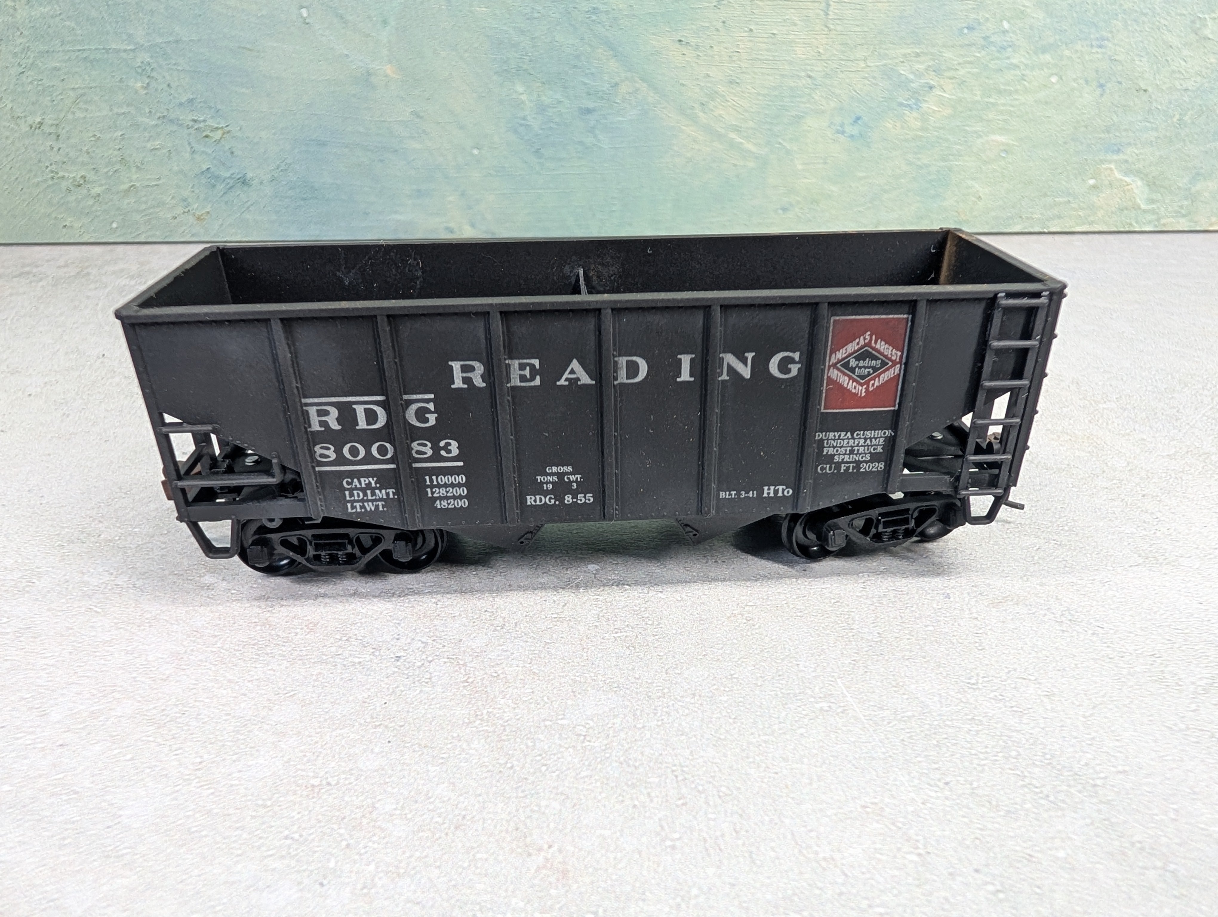 USED Stewart Hobbies HO Scale 2 Bay Open Hopper Reading RDG #80083 Weathered