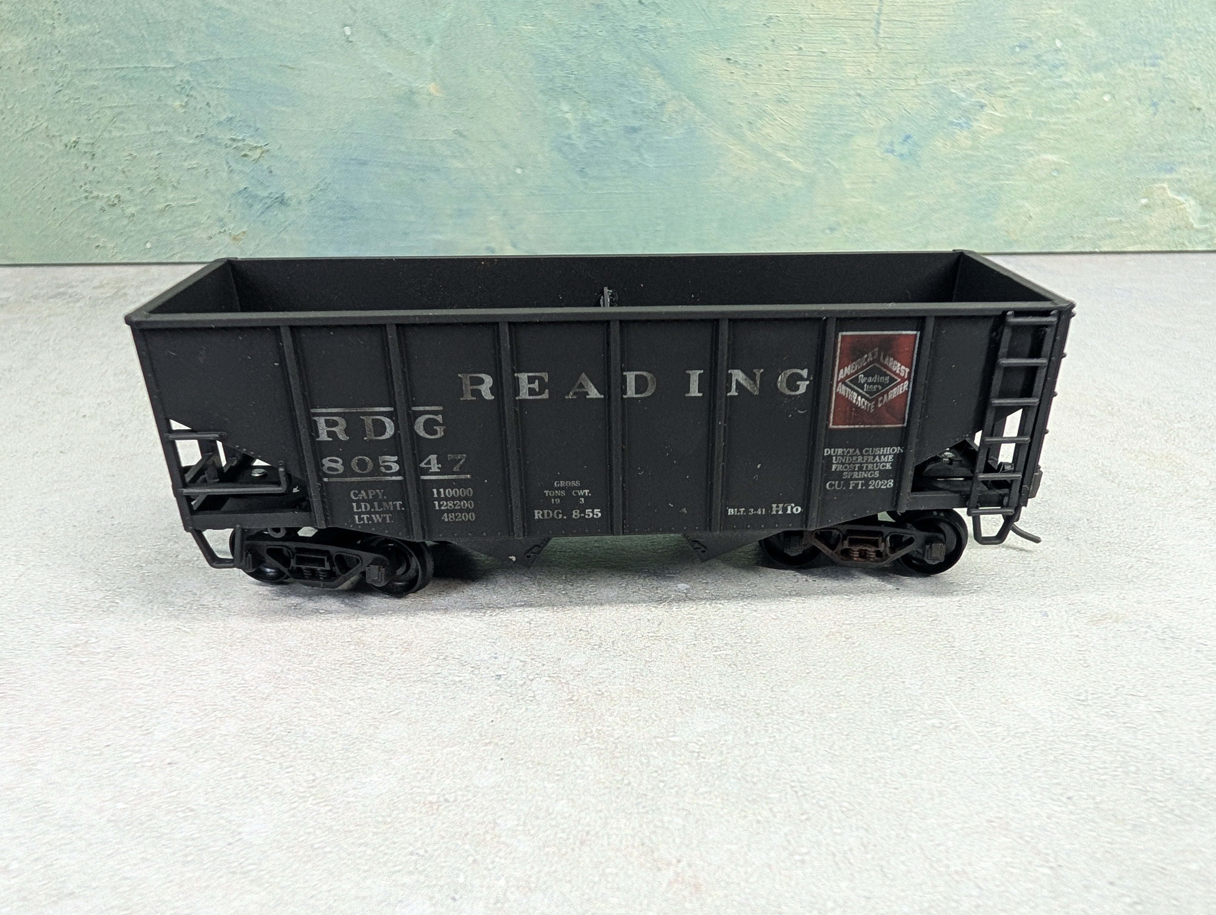 USED Stewart Hobbies HO Scale 2 Bay Open Hopper Reading RDG #80547 Weathered