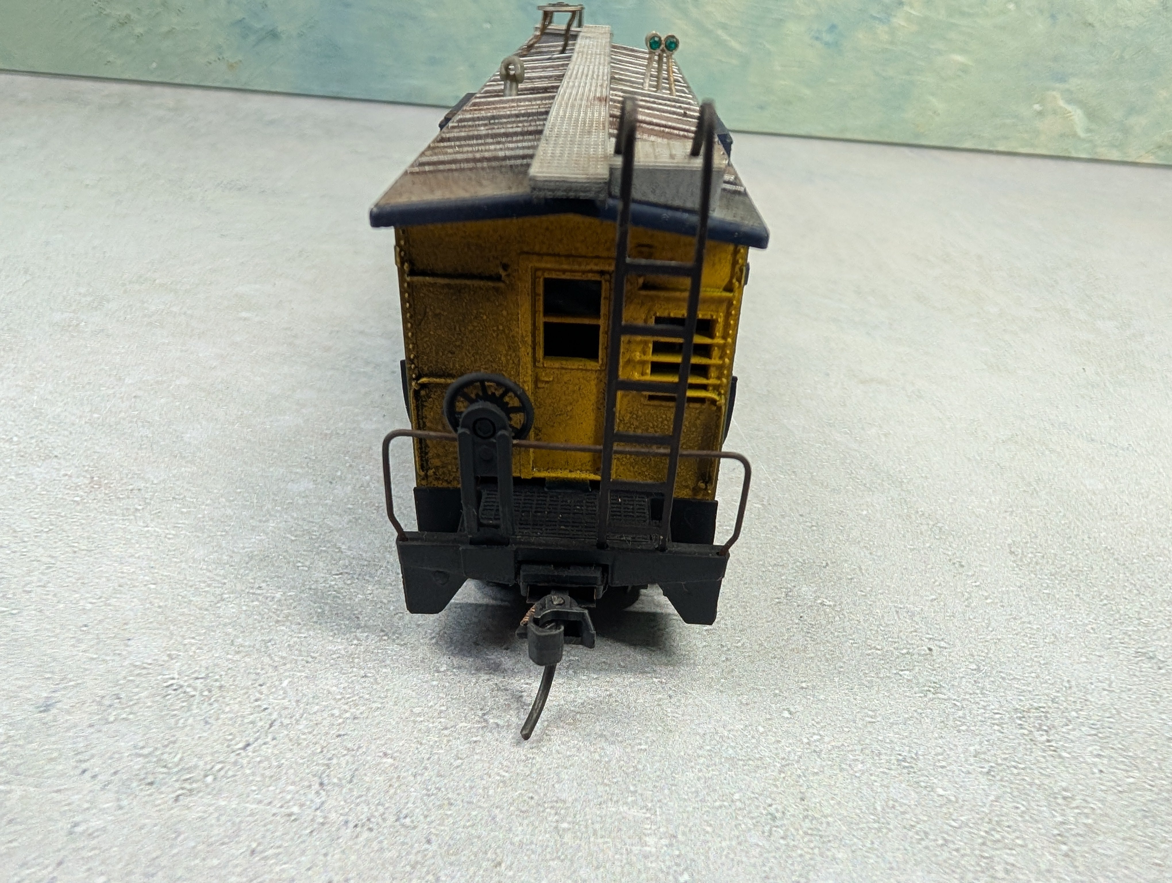 USED Athearn HO Scale Bay Window Caboose Baltimore and Ohio B&O #C-3000 Weathered