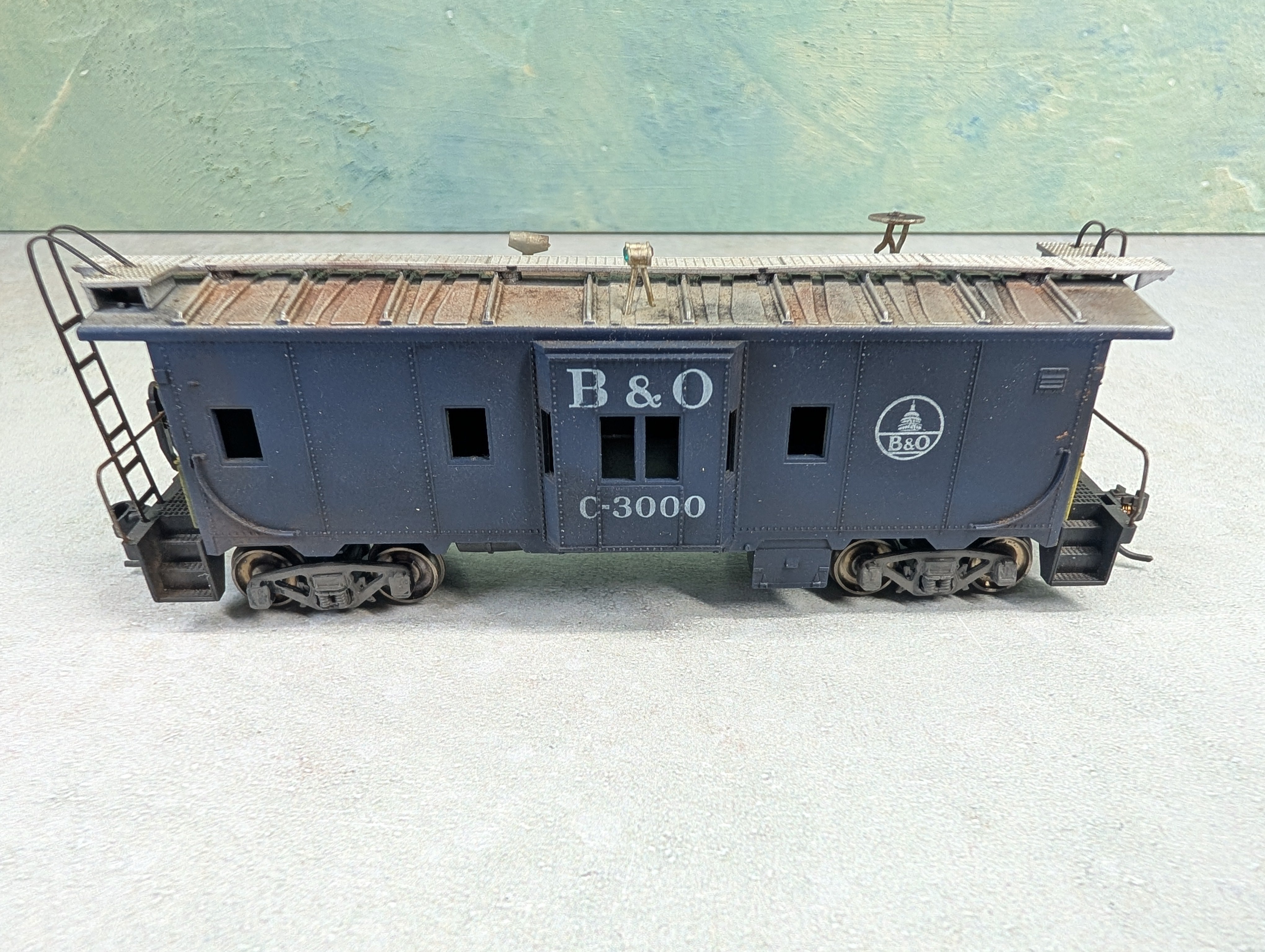 USED Athearn HO Scale Bay Window Caboose Baltimore and Ohio B&O #C-3000 Weathered
