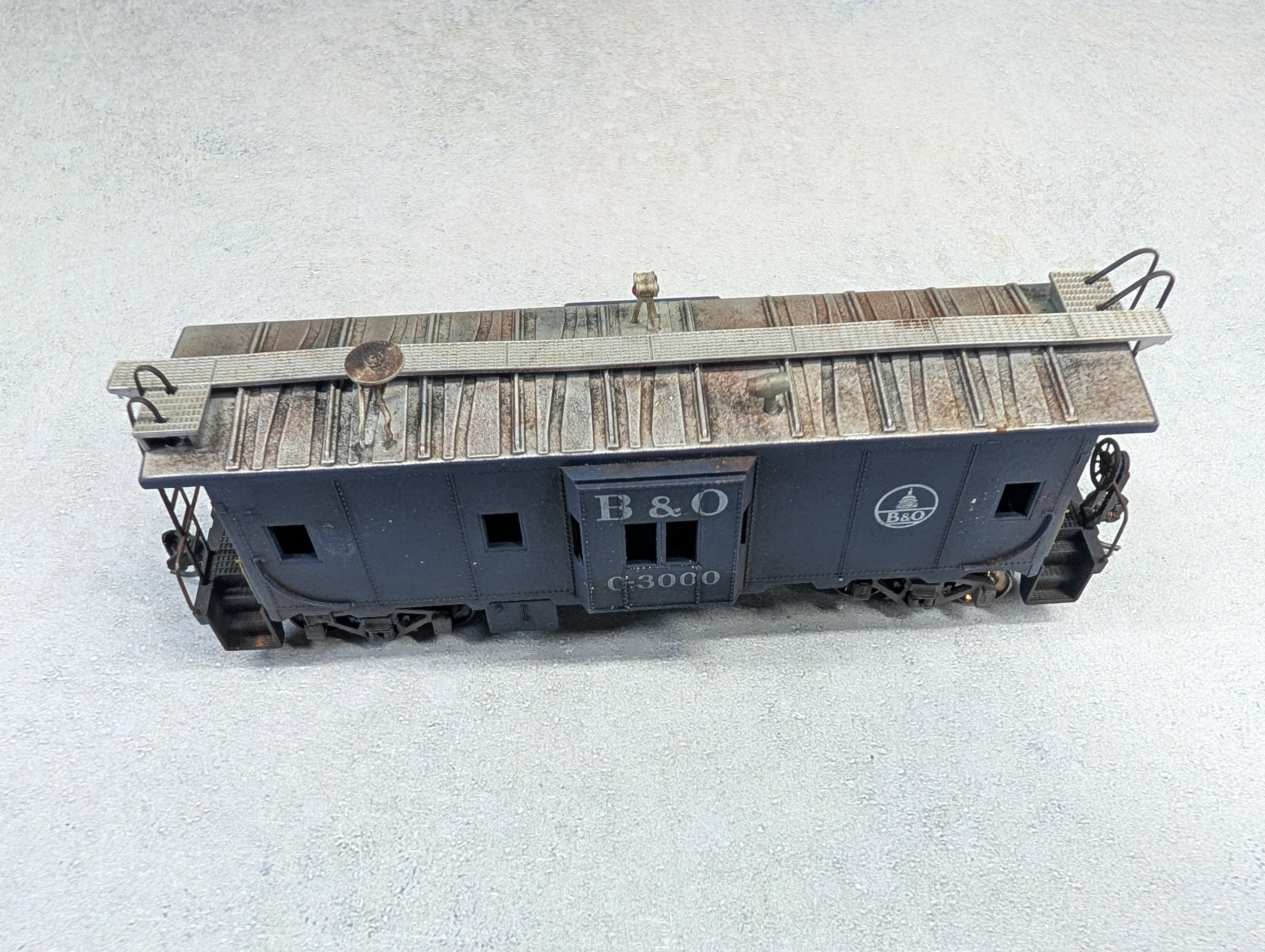 USED Athearn HO Scale Bay Window Caboose Baltimore and Ohio B&O #C-3000 Weathered