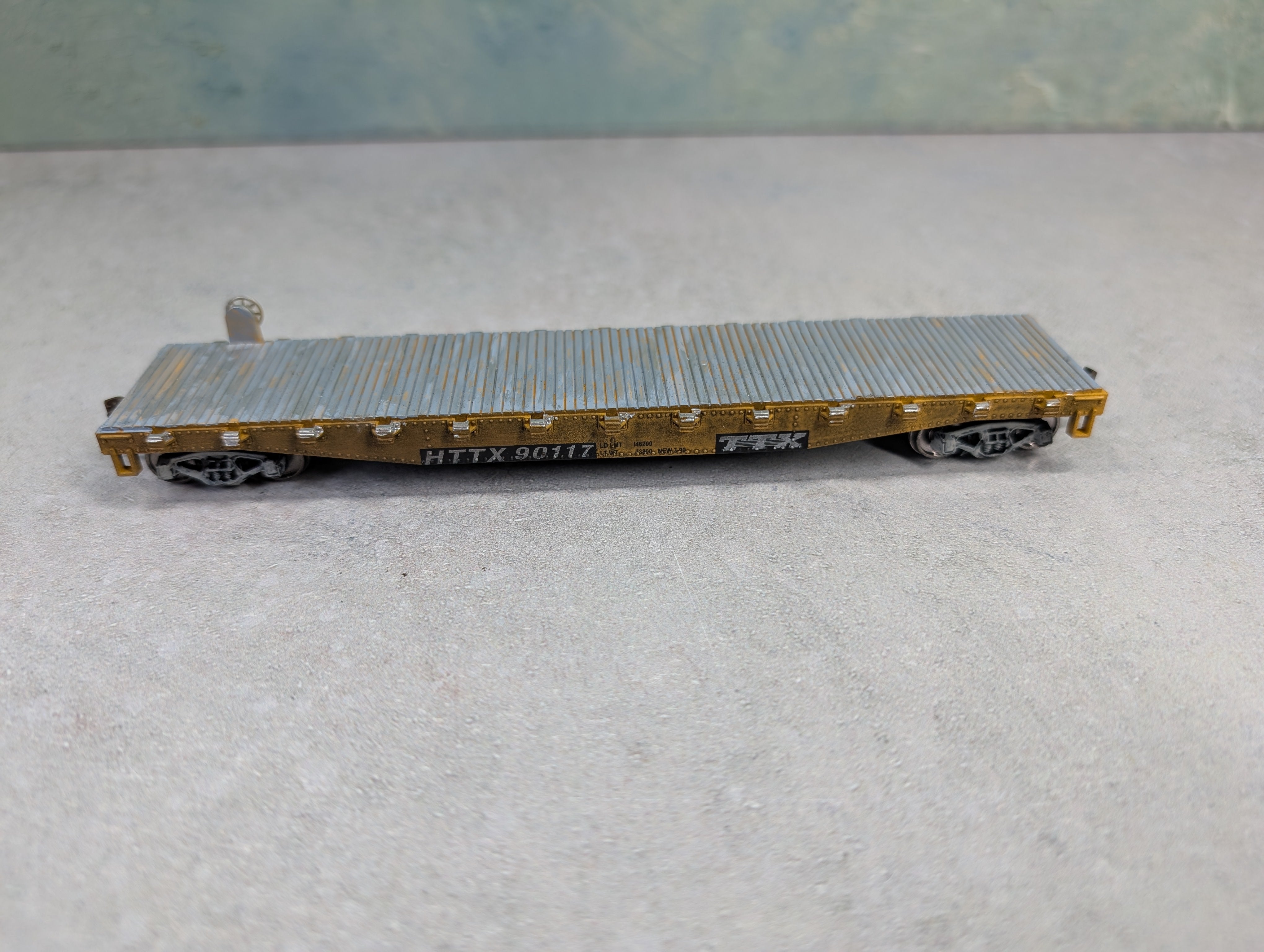 USED Walthers 931-1463 HO Scale Flat Car TTX #90117 Weathered