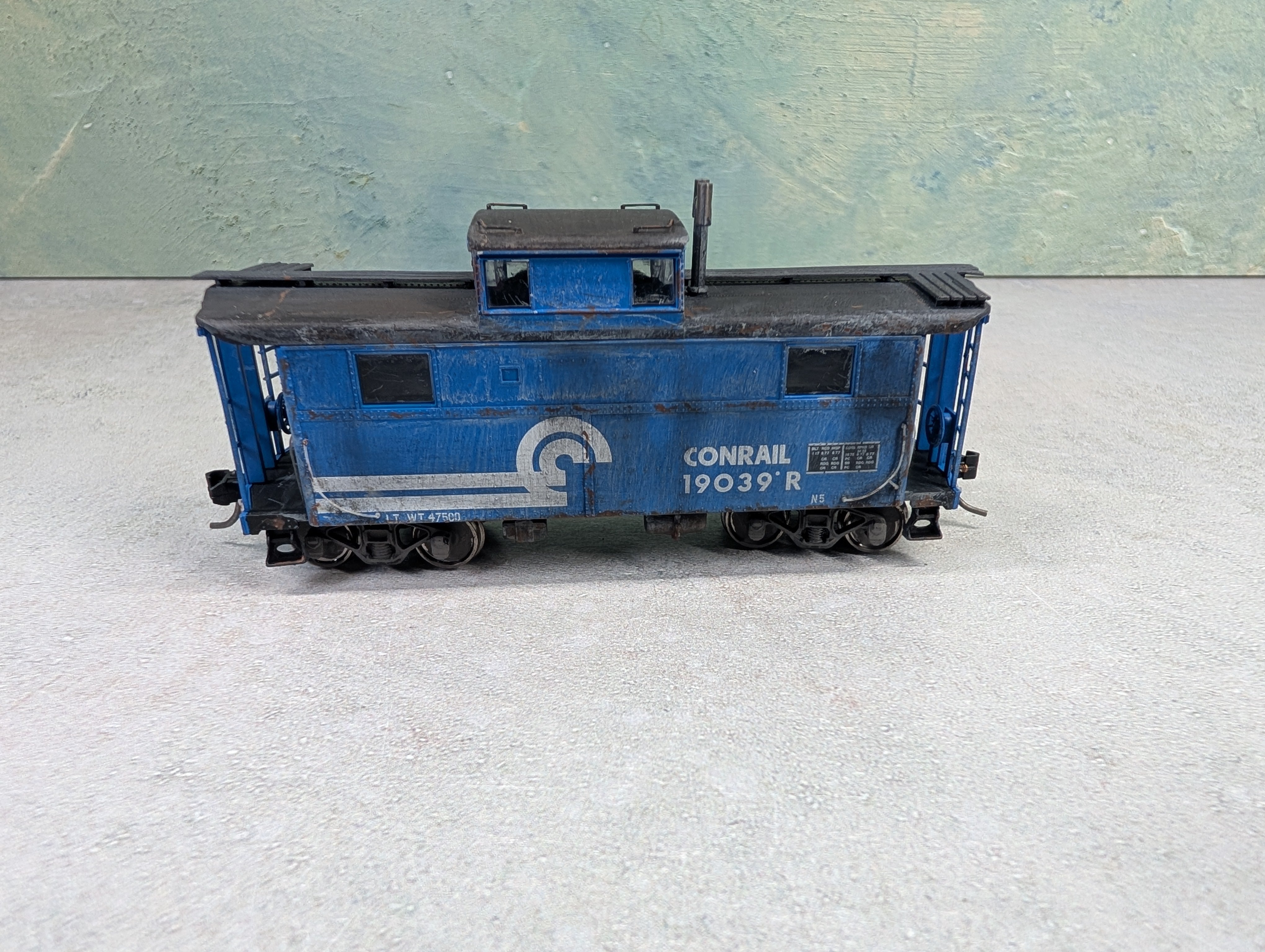 USED Bowser 43351 HO Scale N5 Caboose Conrail #19039 Weathered