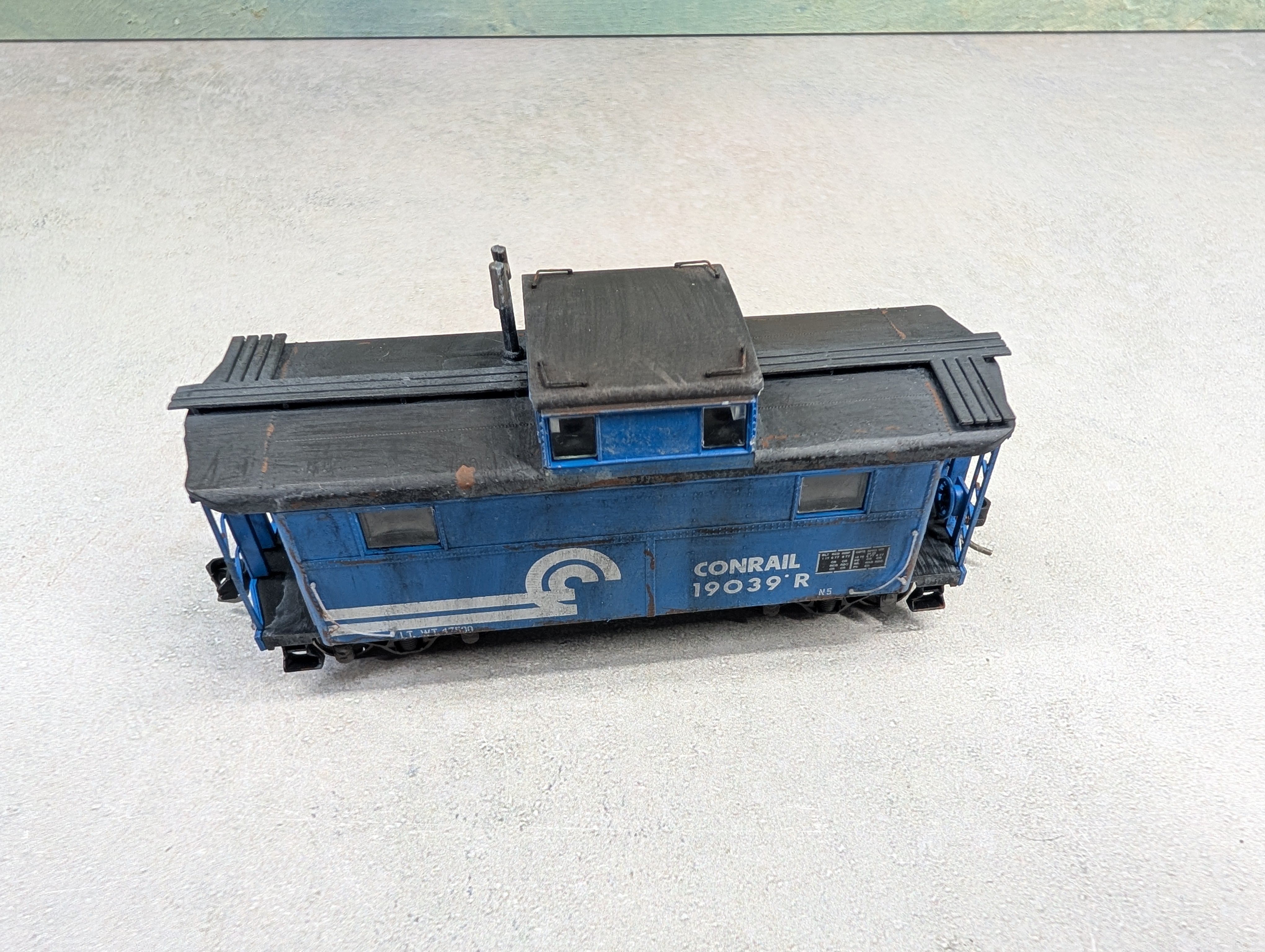 USED Bowser 43351 HO Scale N5 Caboose Conrail #19039 Weathered