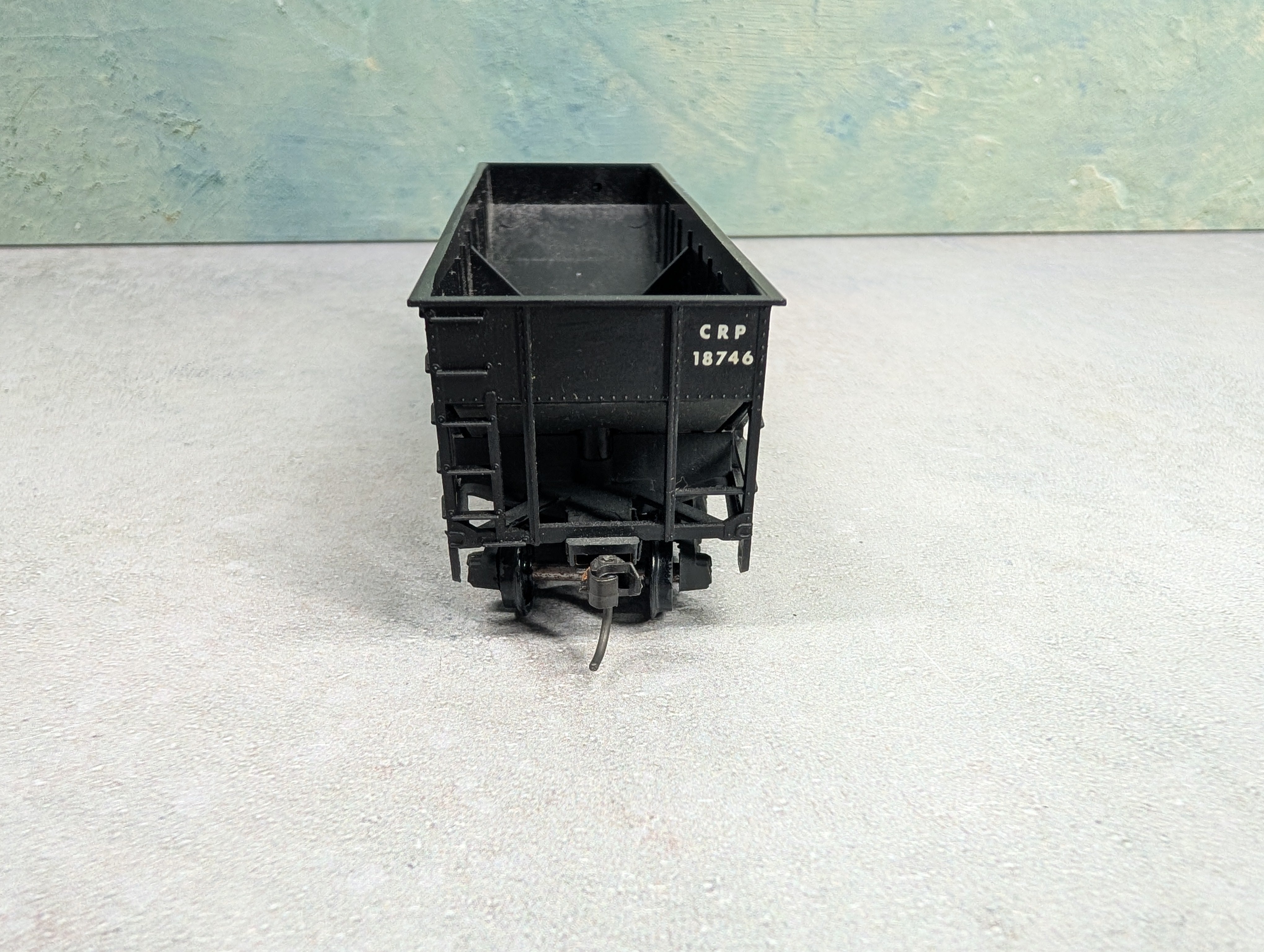 USED Athearn HO Scale 2 Bay Open Hopper CRP #18746