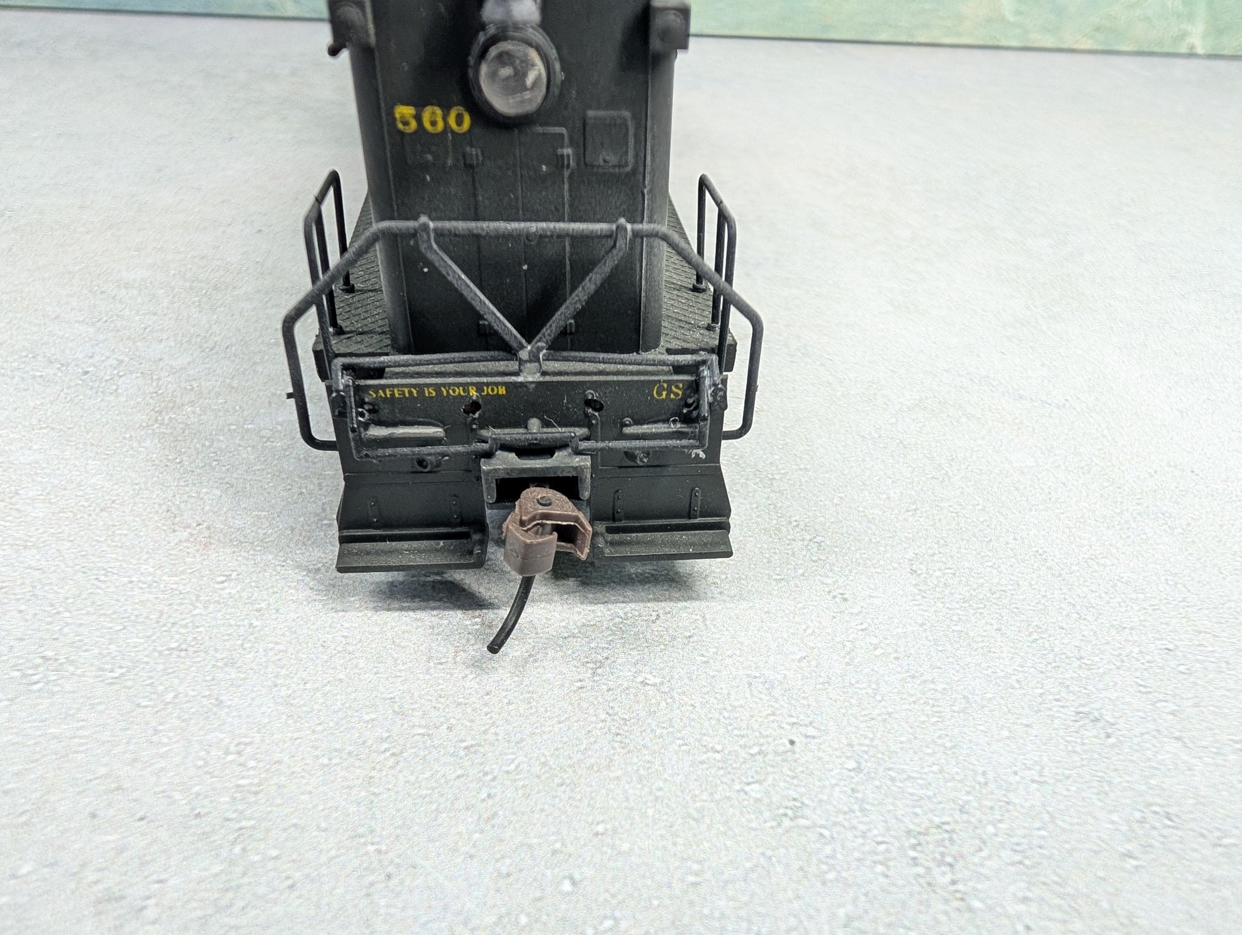 USED HO Scale RS-12 Diesel Locomotive Reading #560 Runs DC