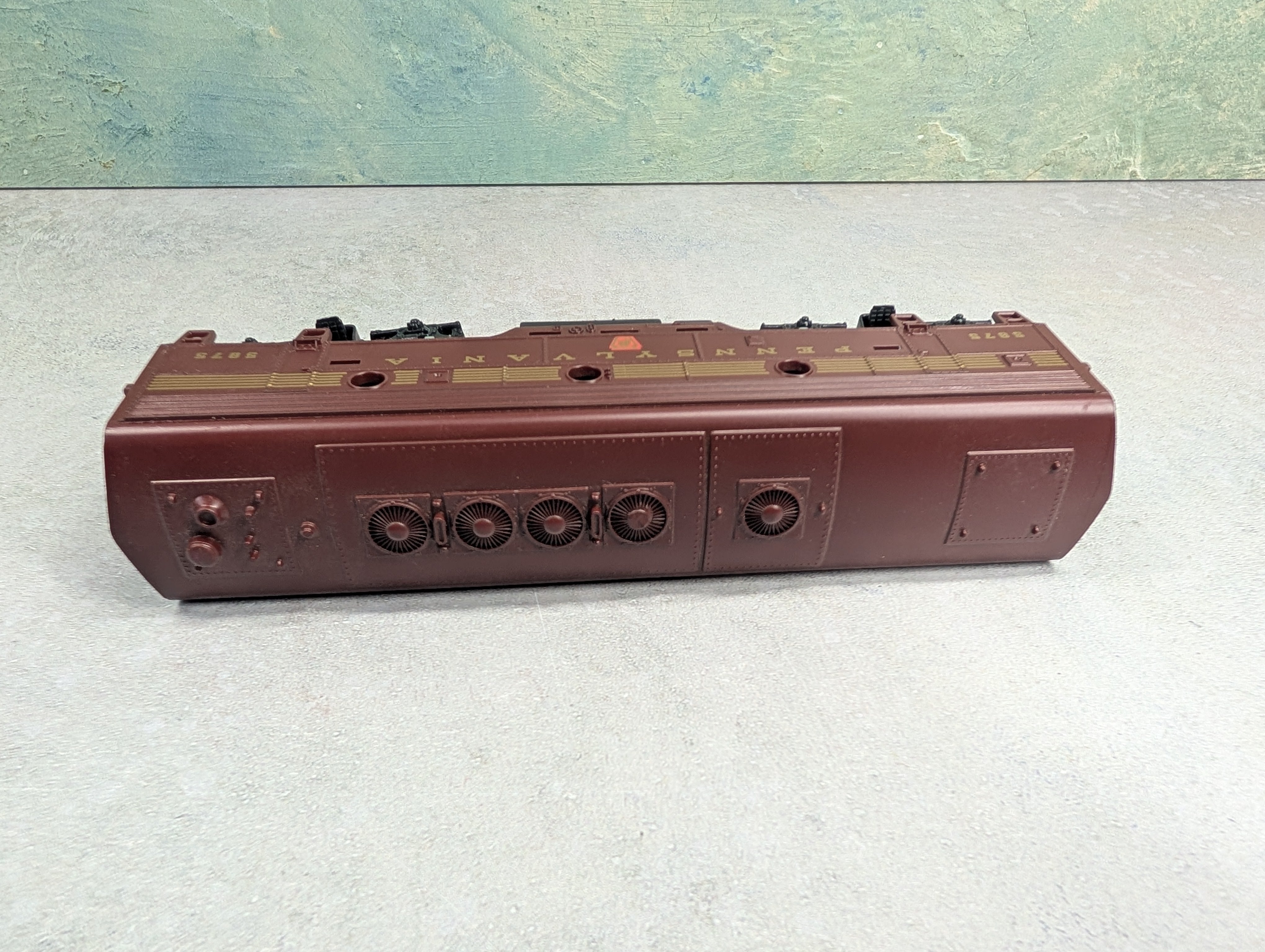 USED Mantua HO Scale F-7B Diesel Locomotive Pennsylvania PRR #5875 Unpowered