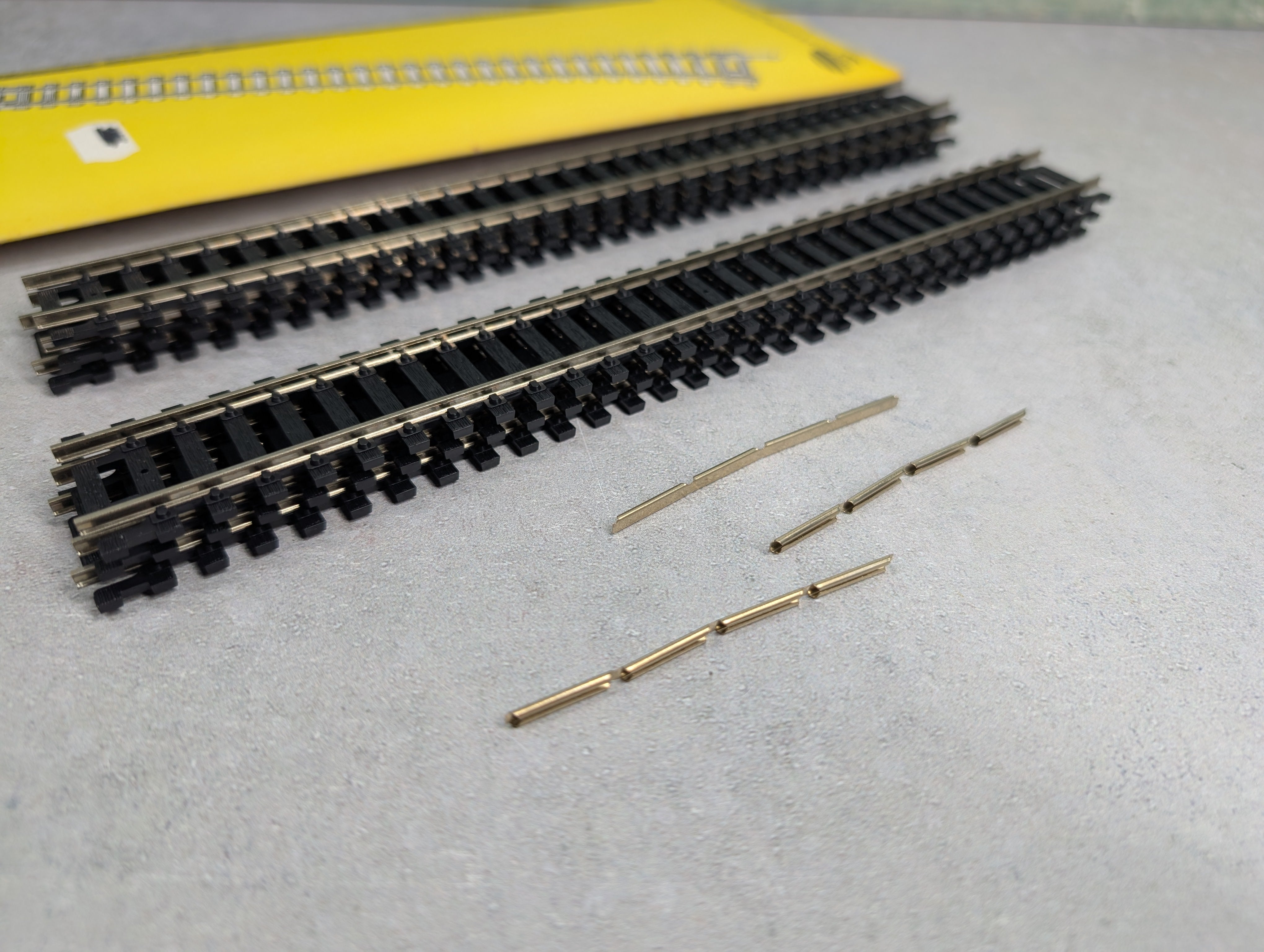 USED Atlas 821 HO Scale 9" Straight Track Nickel Silver Code 100 (6 pcs)