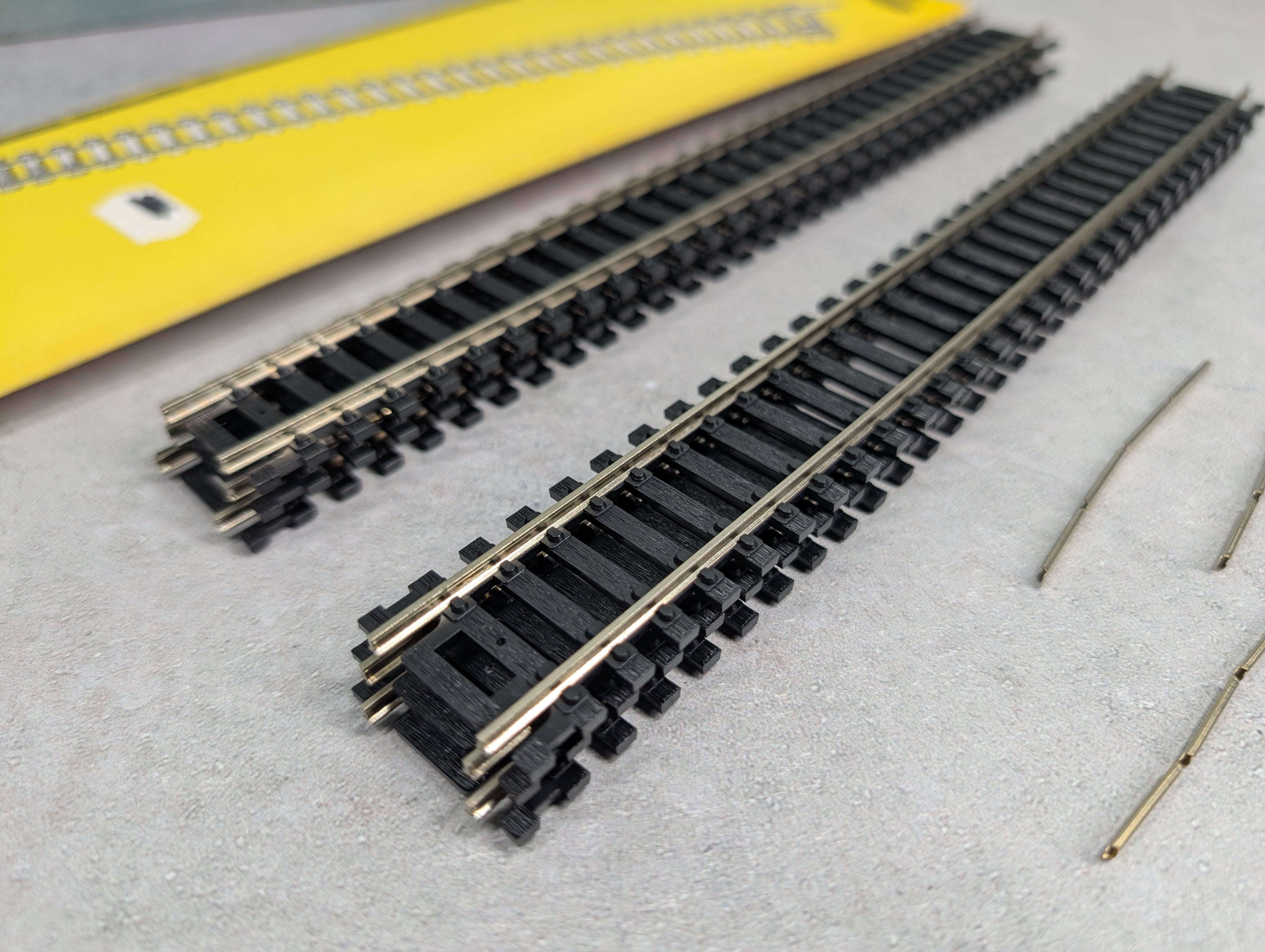 USED Atlas 821 HO Scale 9" Straight Track Nickel Silver Code 100 (6 pcs)